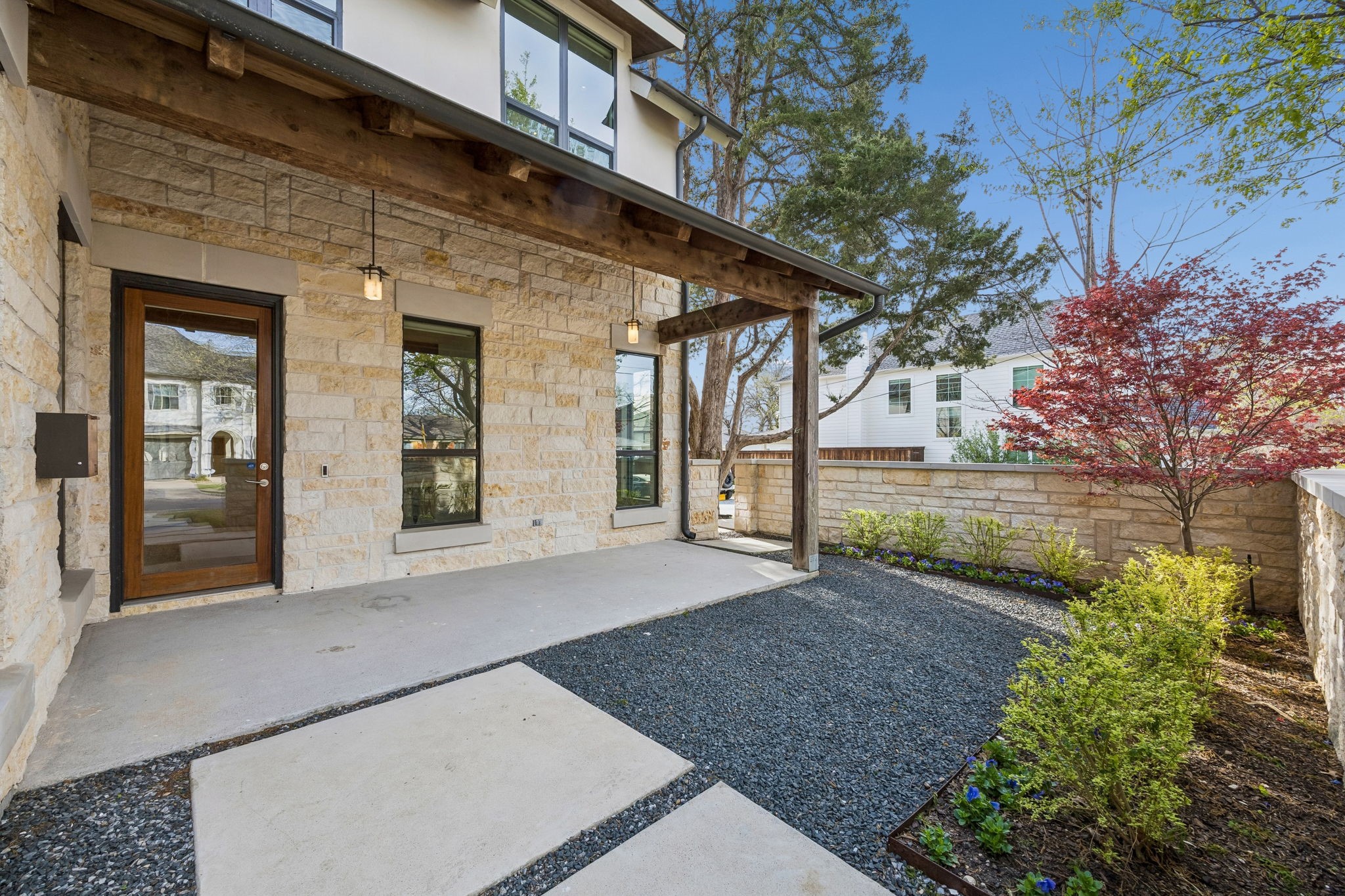 7326 La Vista Drive