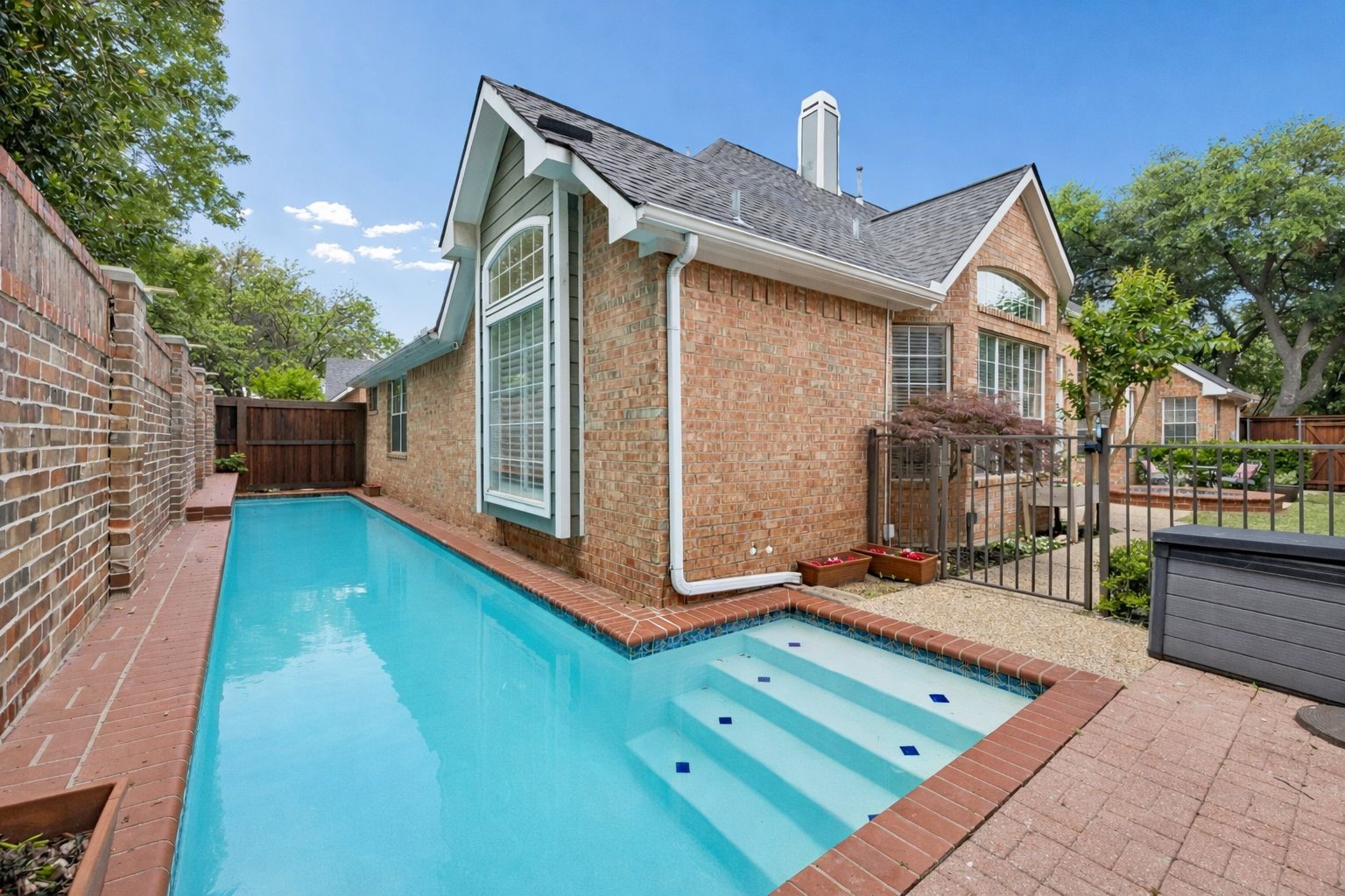 3824 Park Place