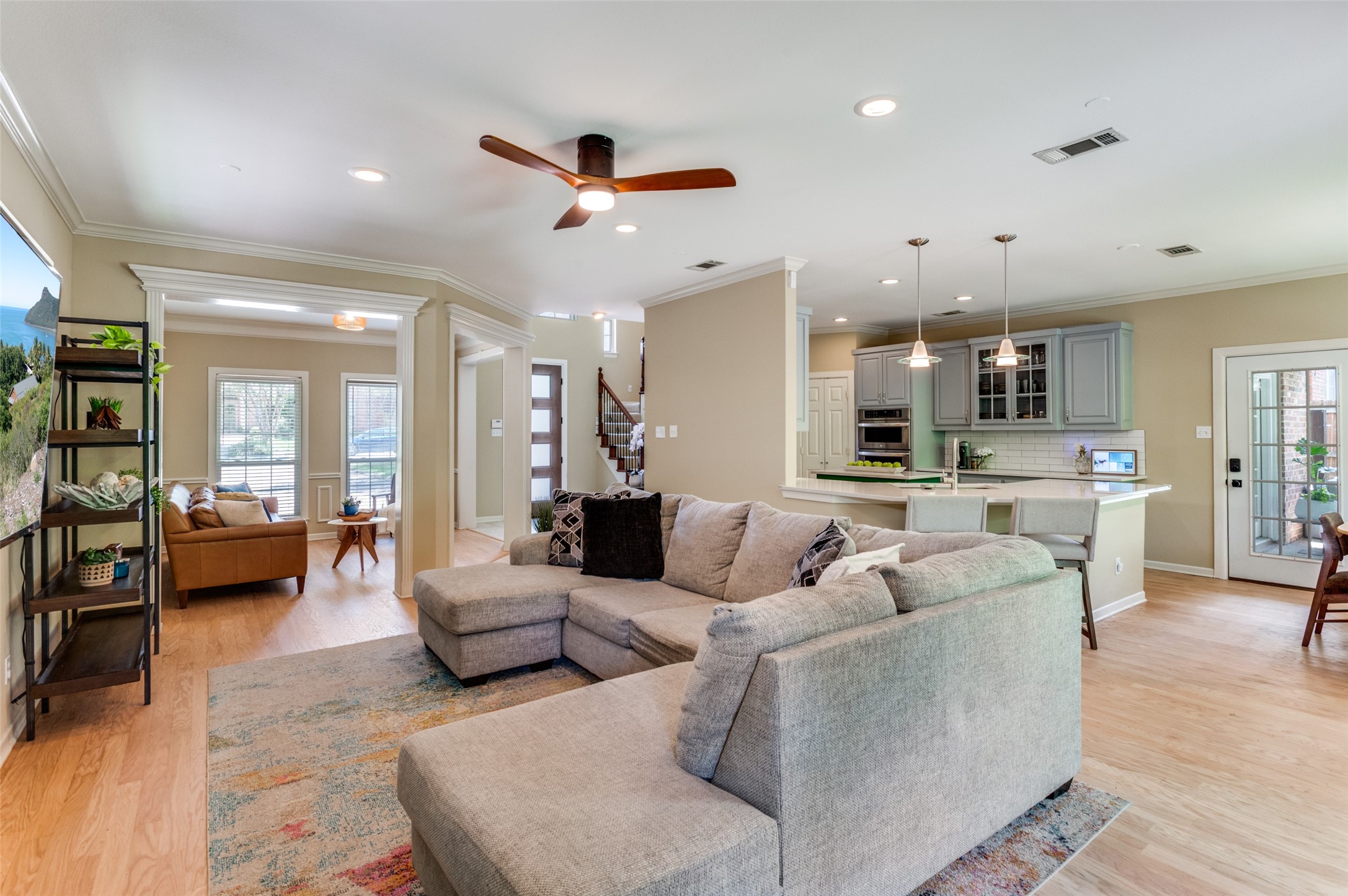 9727 Vinewood Drive