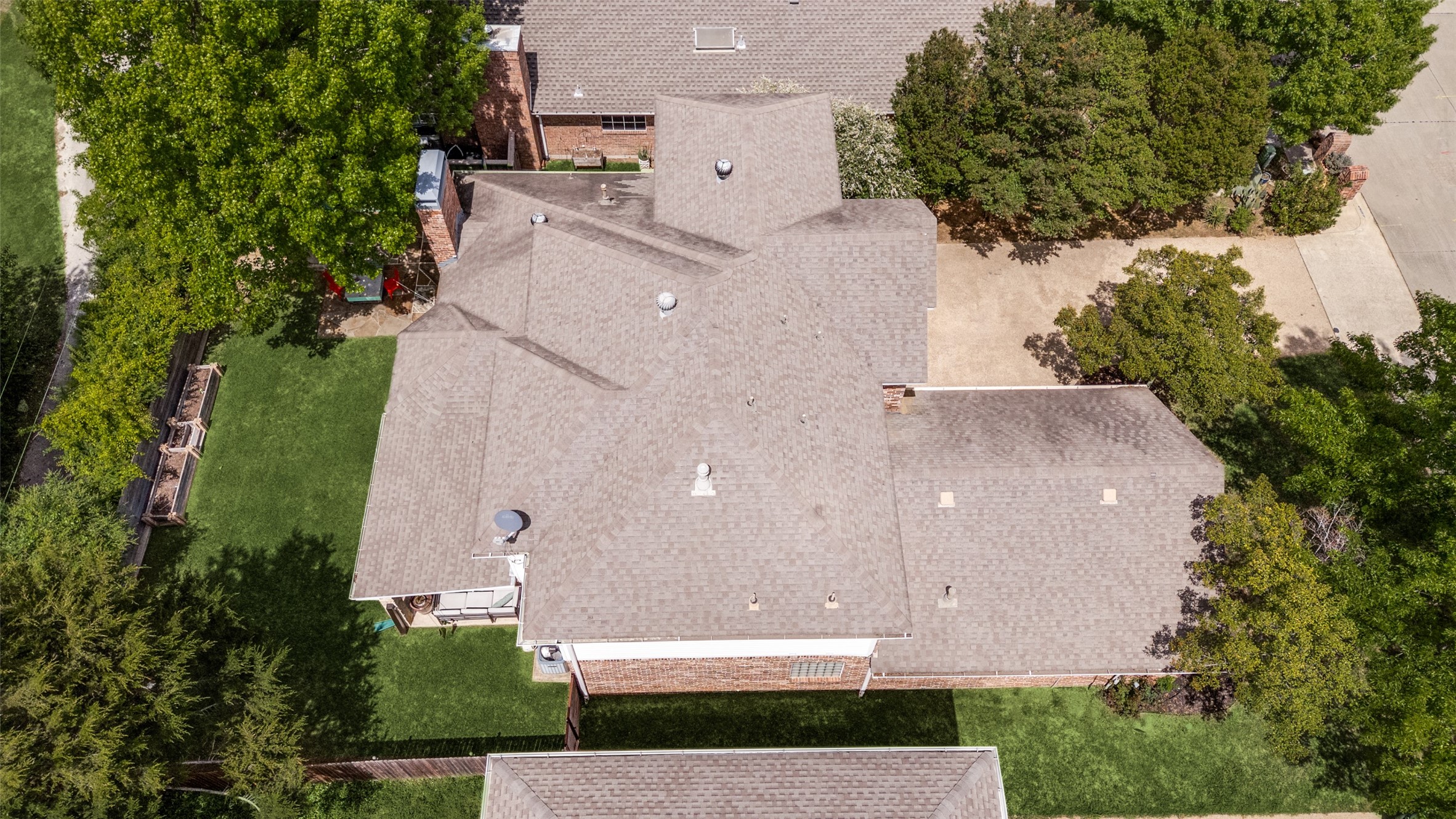 9727 Vinewood Drive