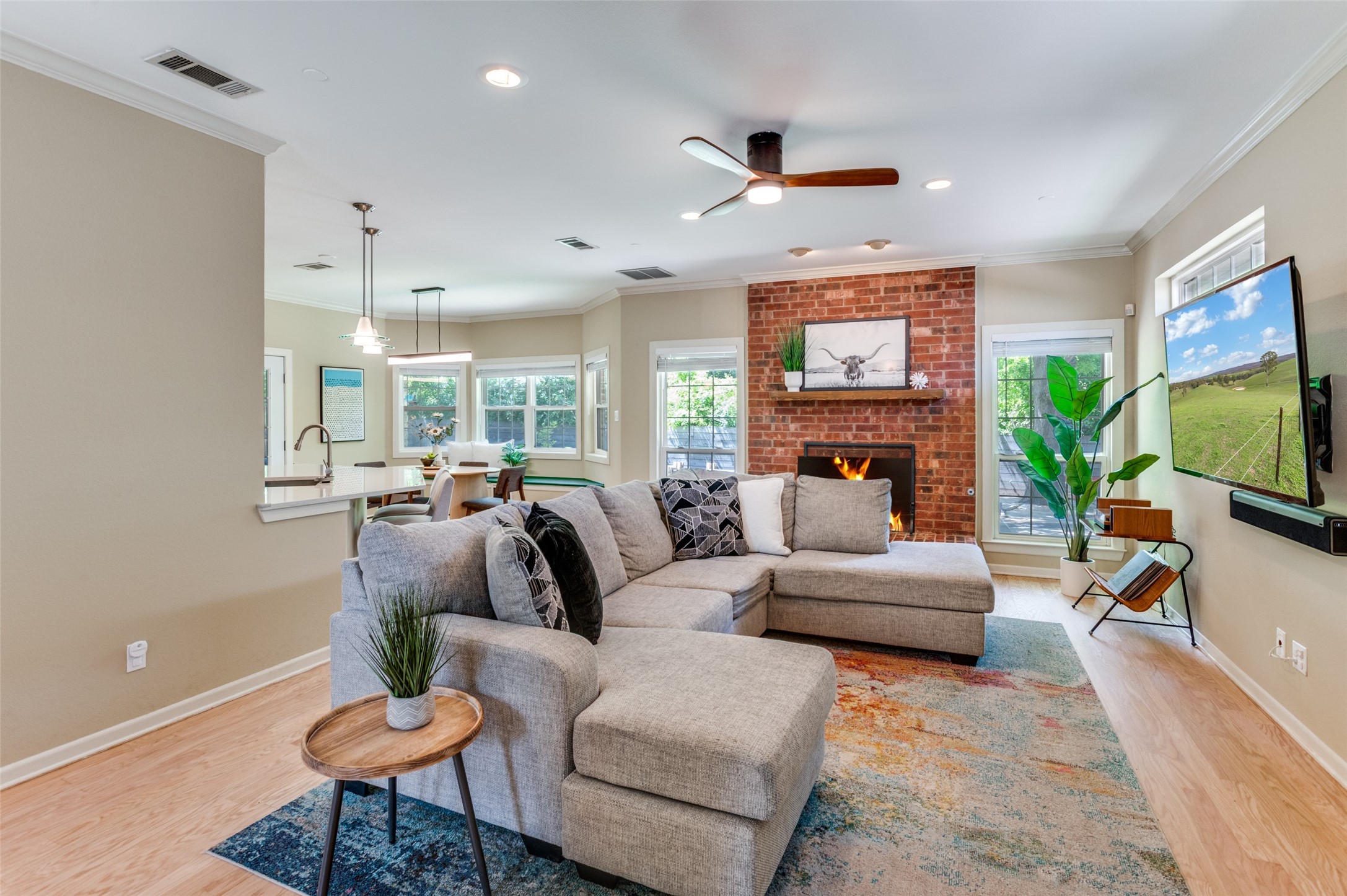 9727 Vinewood Drive