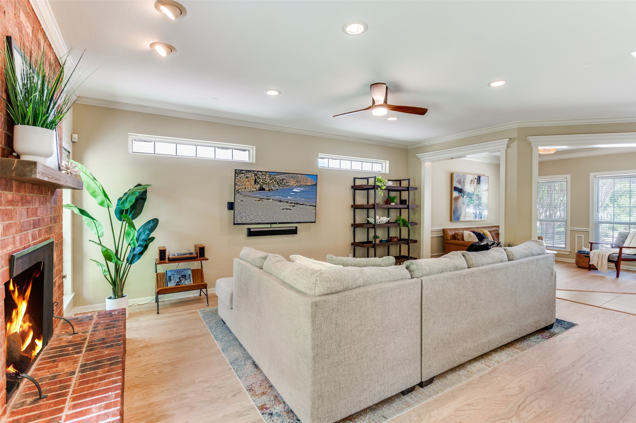 9727 Vinewood Drive