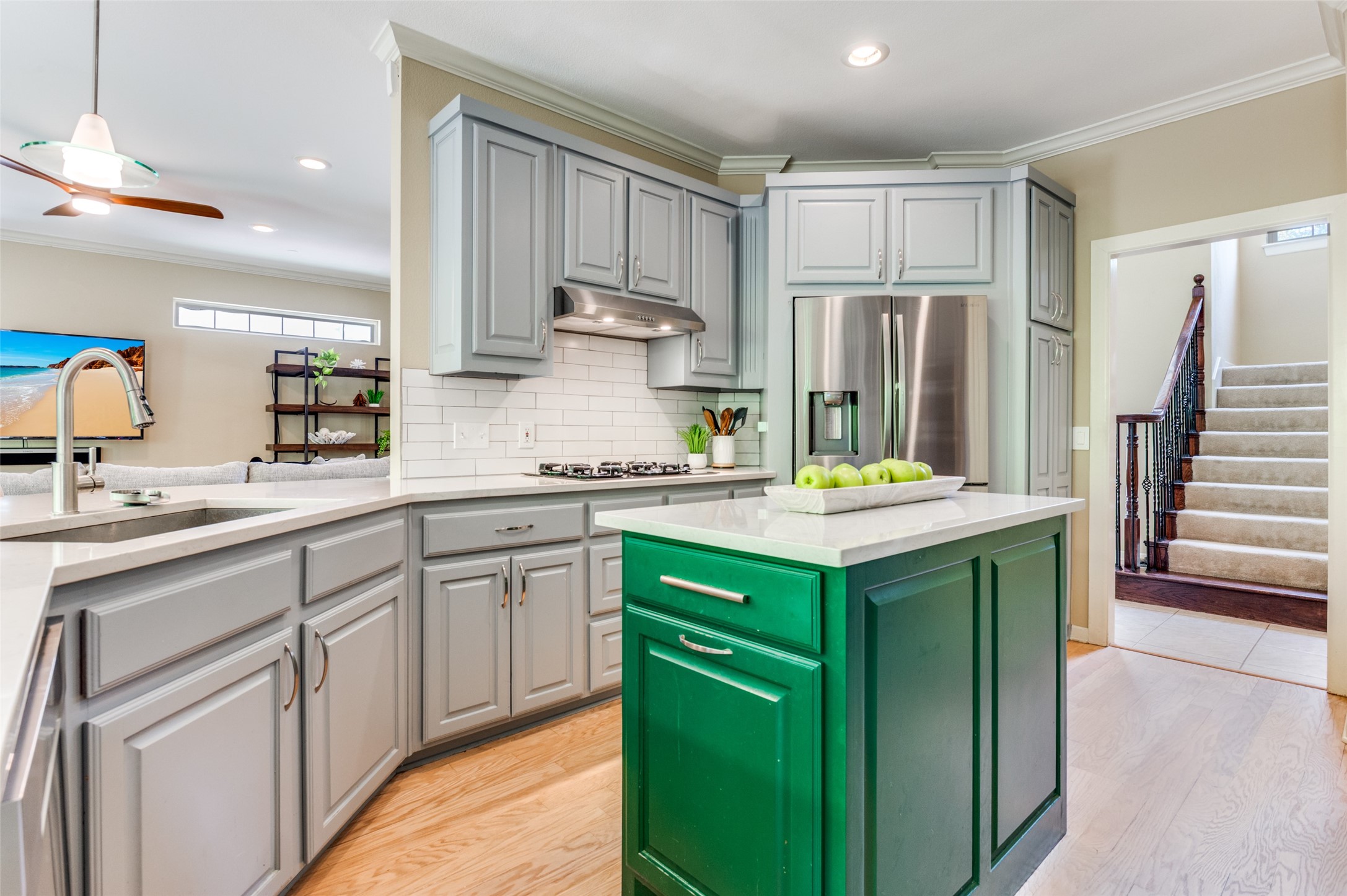 9727 Vinewood Drive