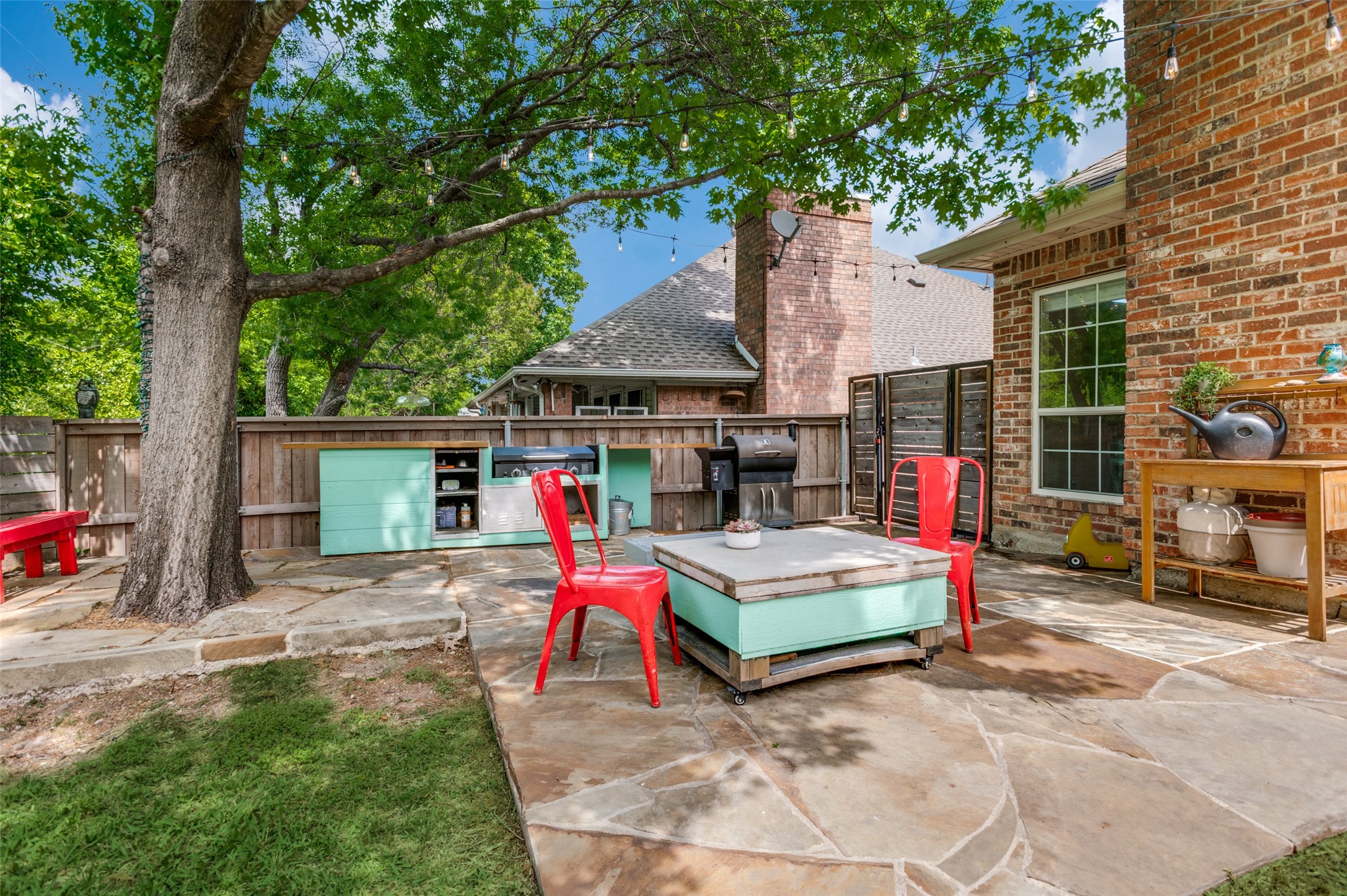 9727 Vinewood Drive