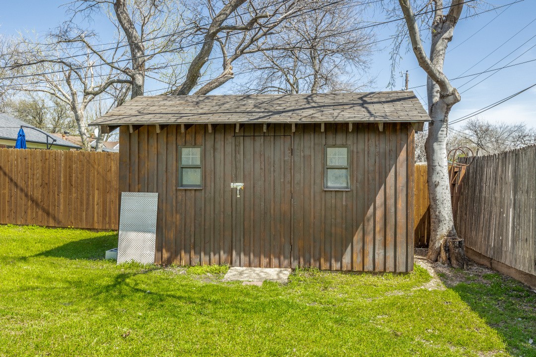 1223 Donna Drive