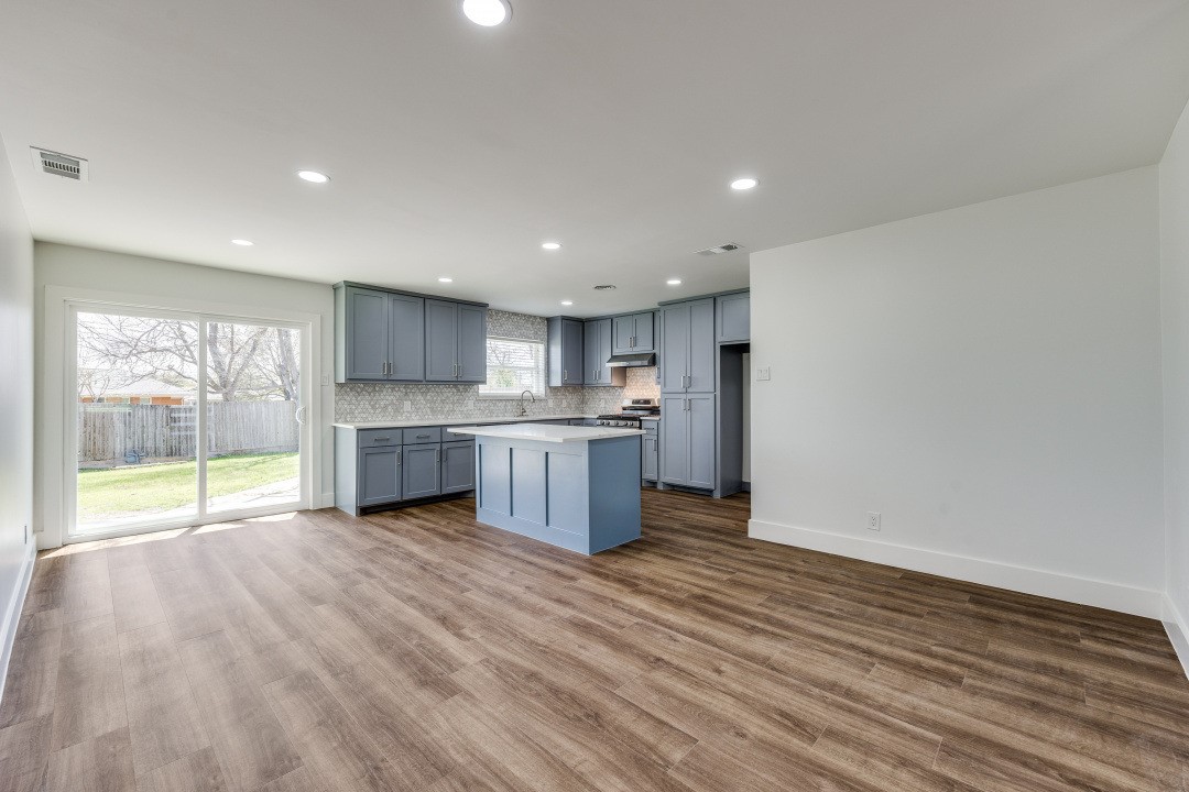 1223 Donna Drive