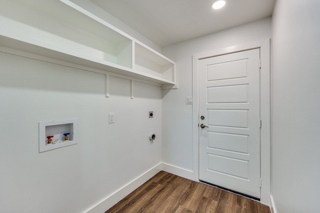 1223 Donna Drive