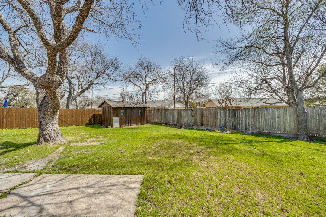 1223 Donna Drive