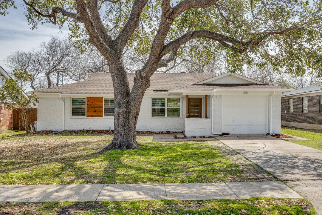 1223 Donna Drive