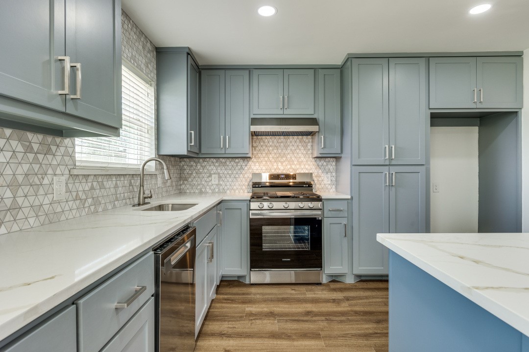 1223 Donna Drive