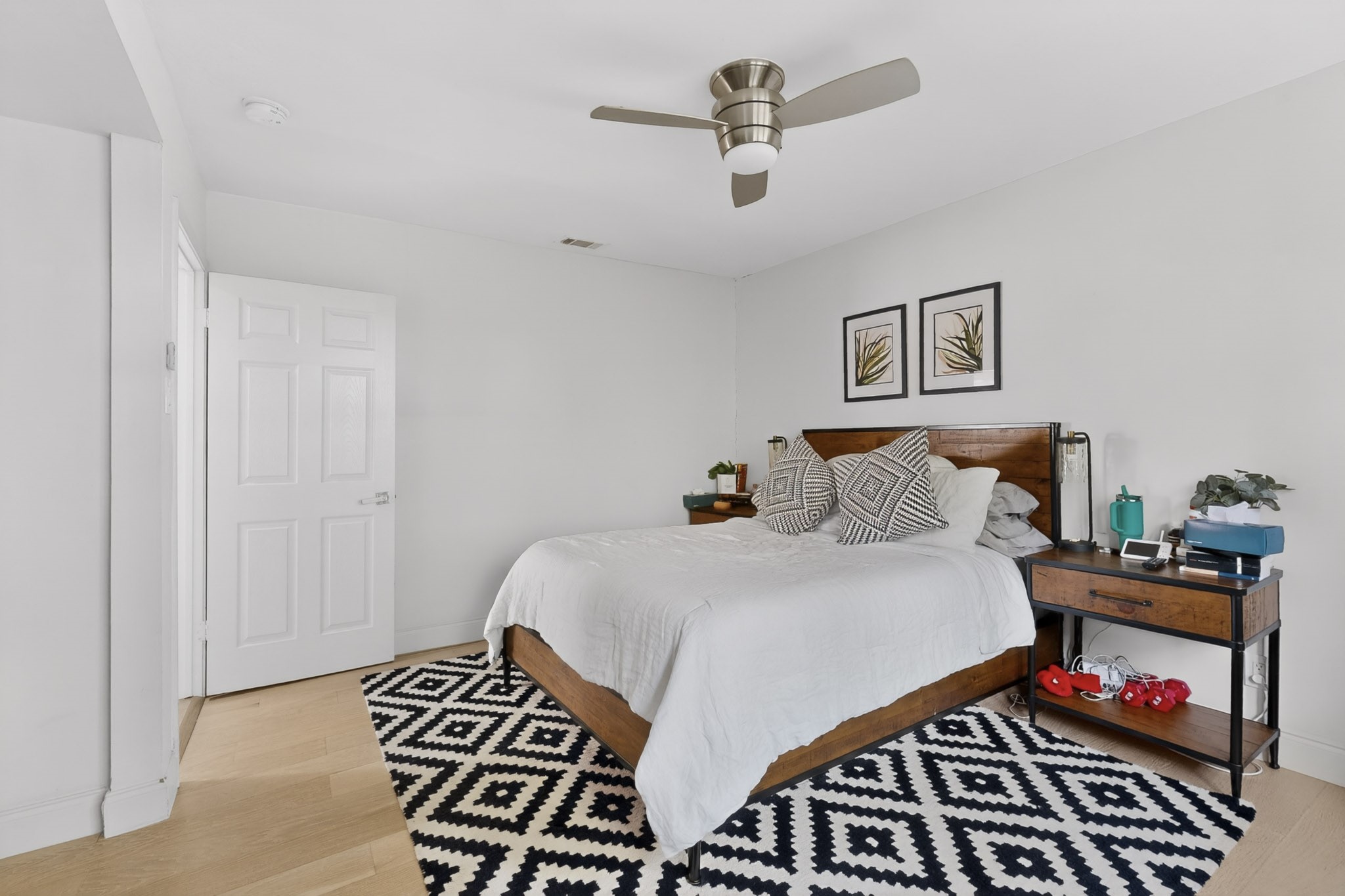 6130 Lakeshore Drive