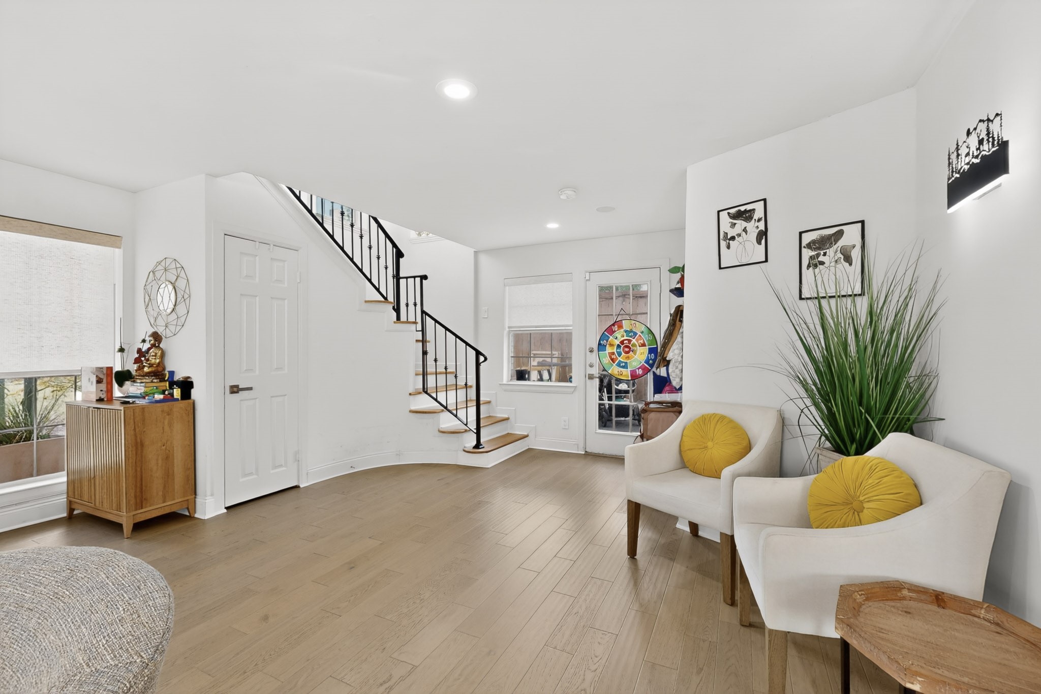 6130 Lakeshore Drive