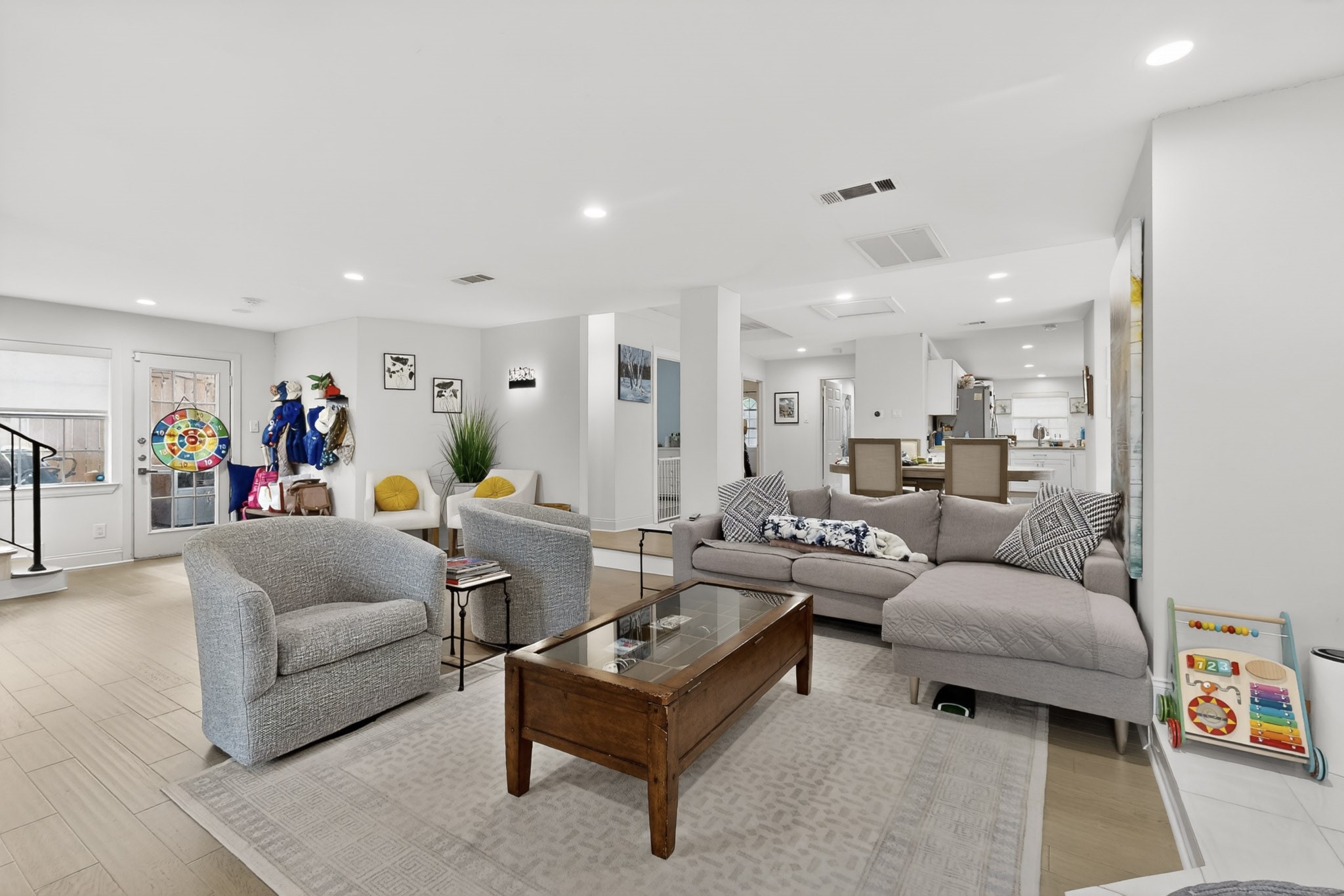 6130 Lakeshore Drive