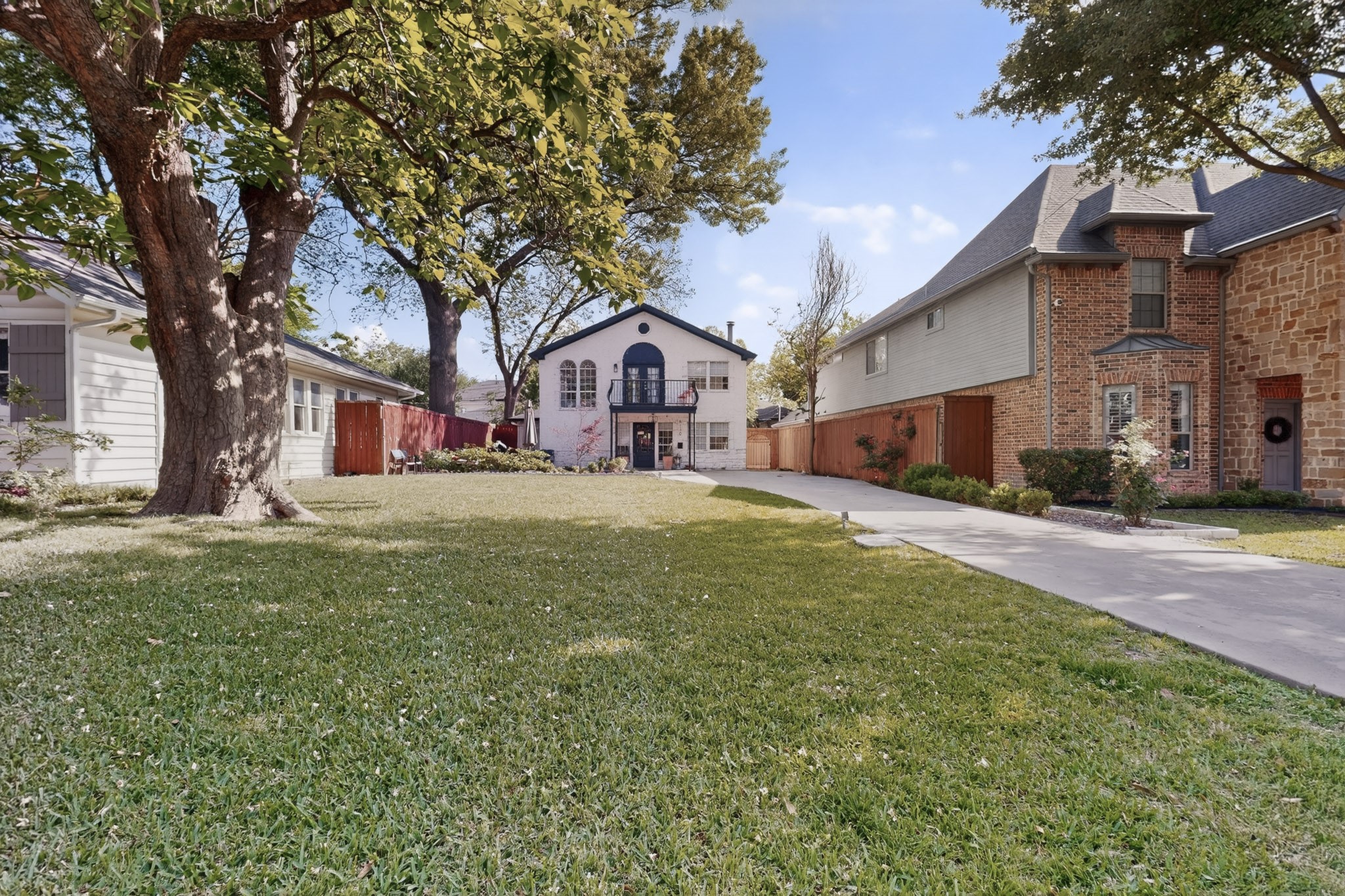 6130 Lakeshore Drive