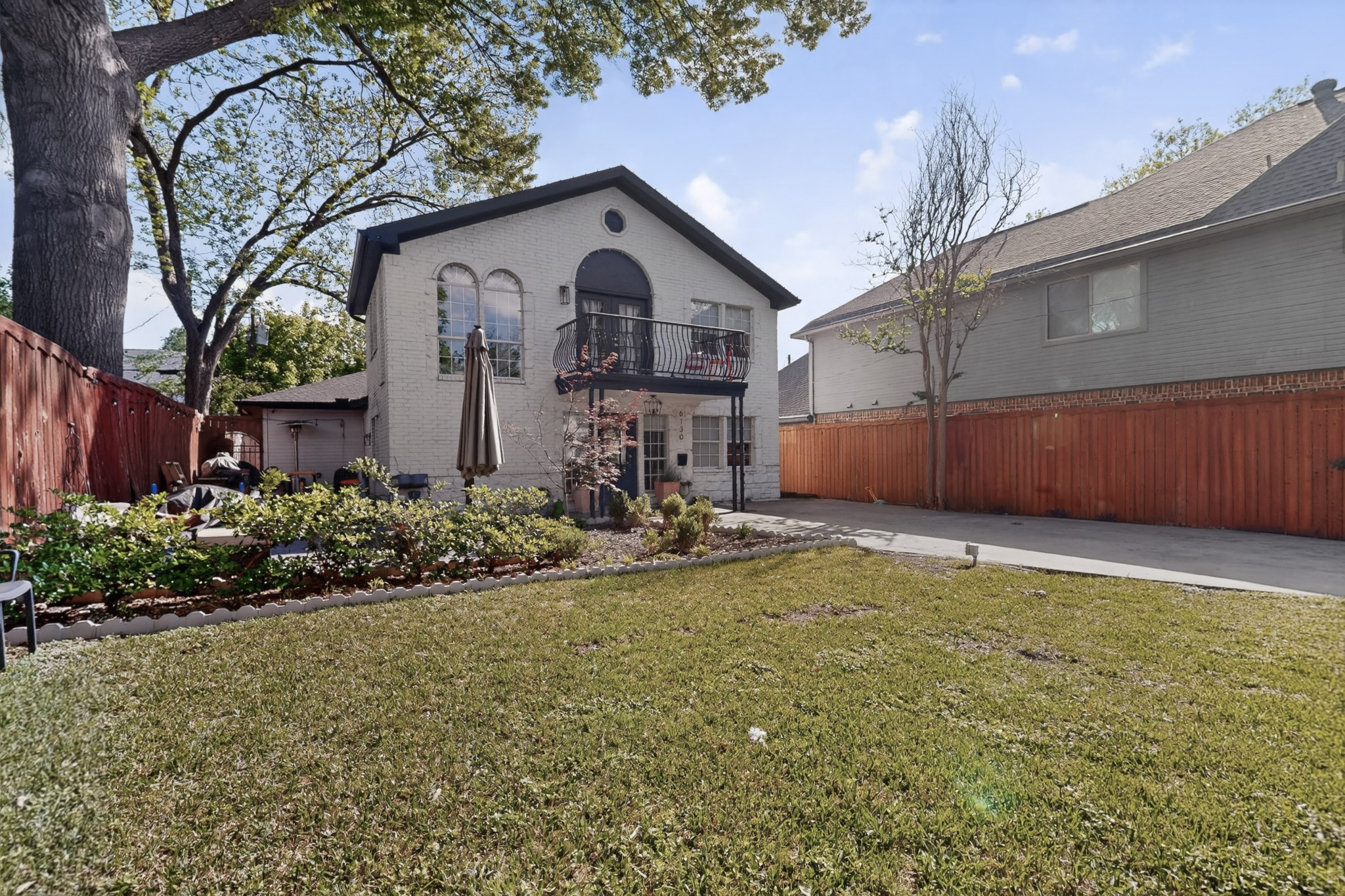 6130 Lakeshore Drive