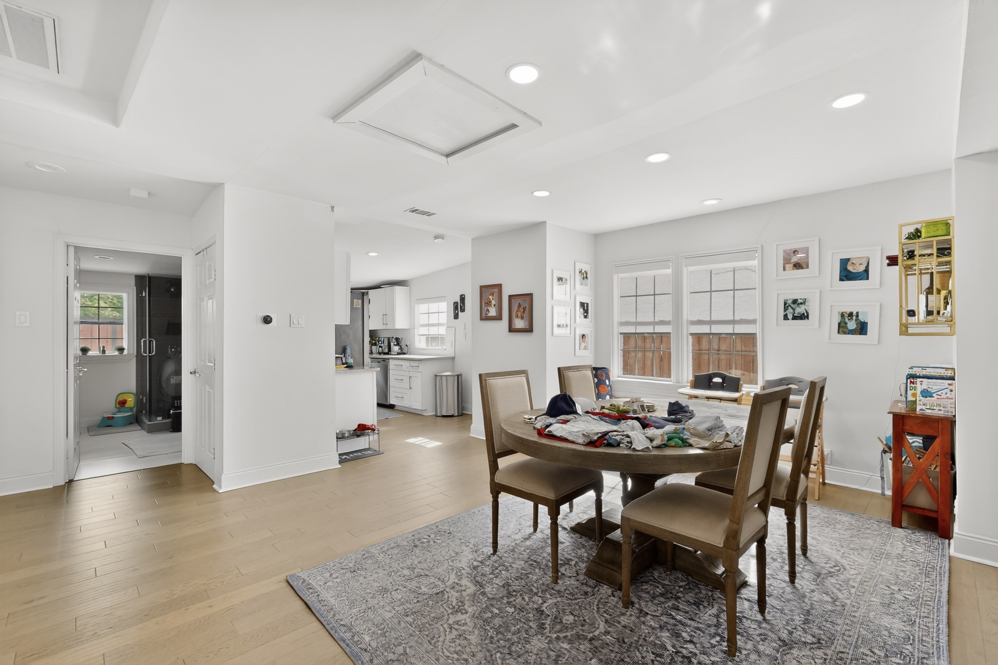 6130 Lakeshore Drive