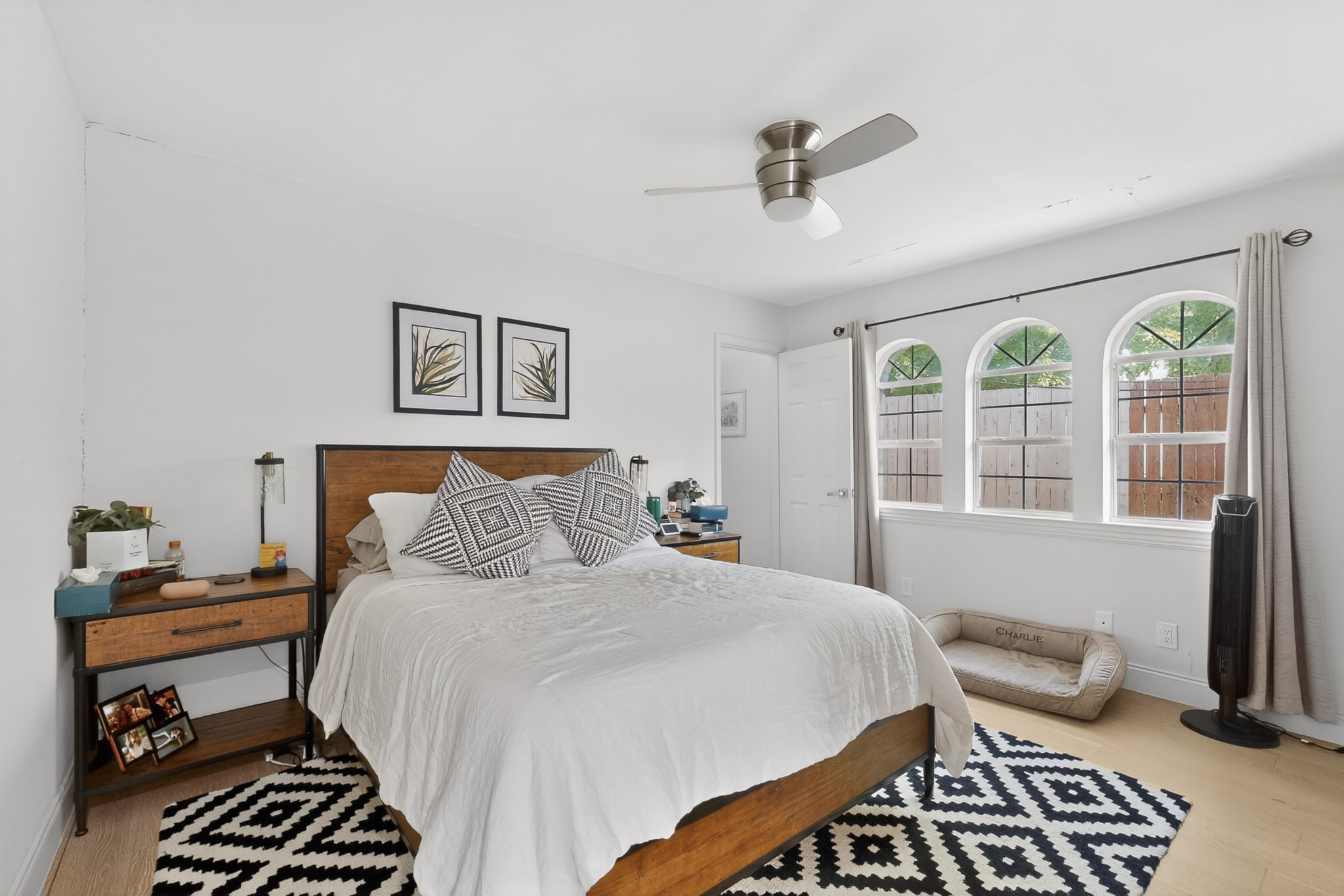 6130 Lakeshore Drive