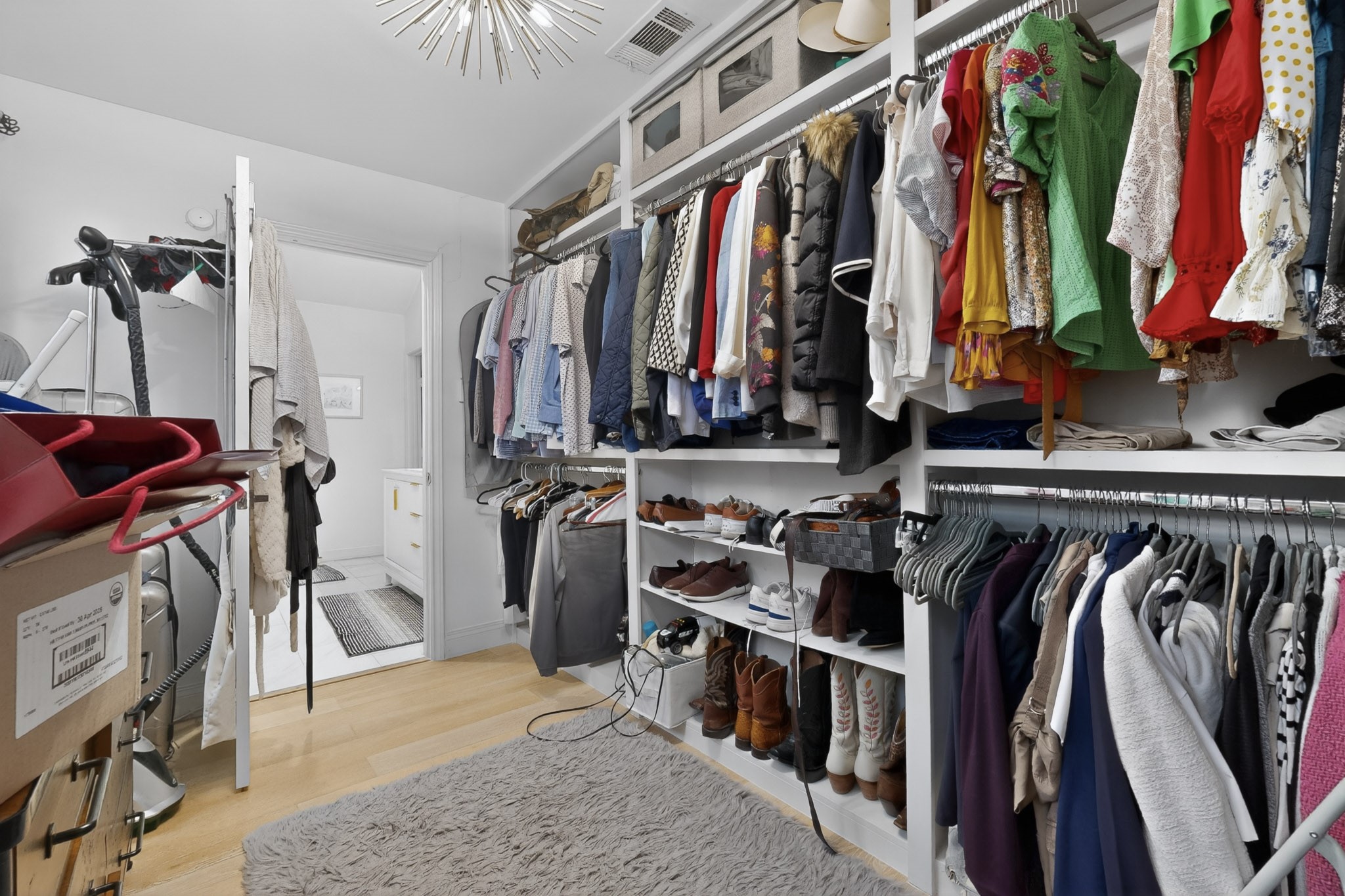 6130 Lakeshore Drive