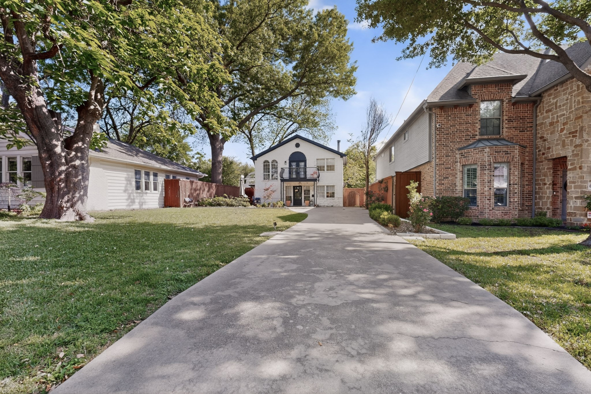 6130 Lakeshore Drive