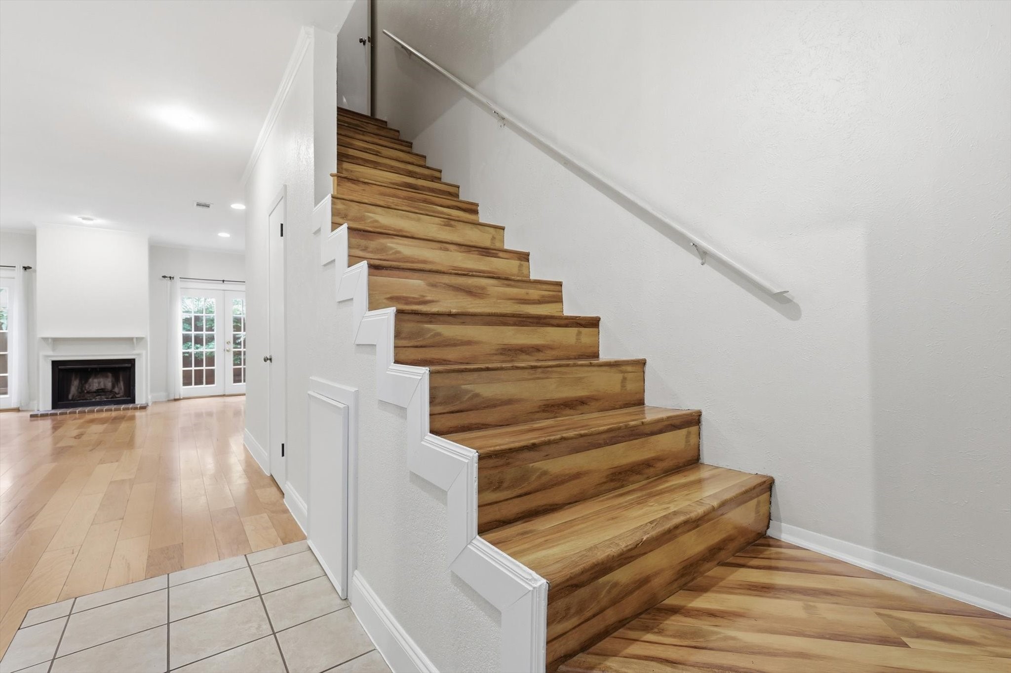 2727 Shelby Avenue D
