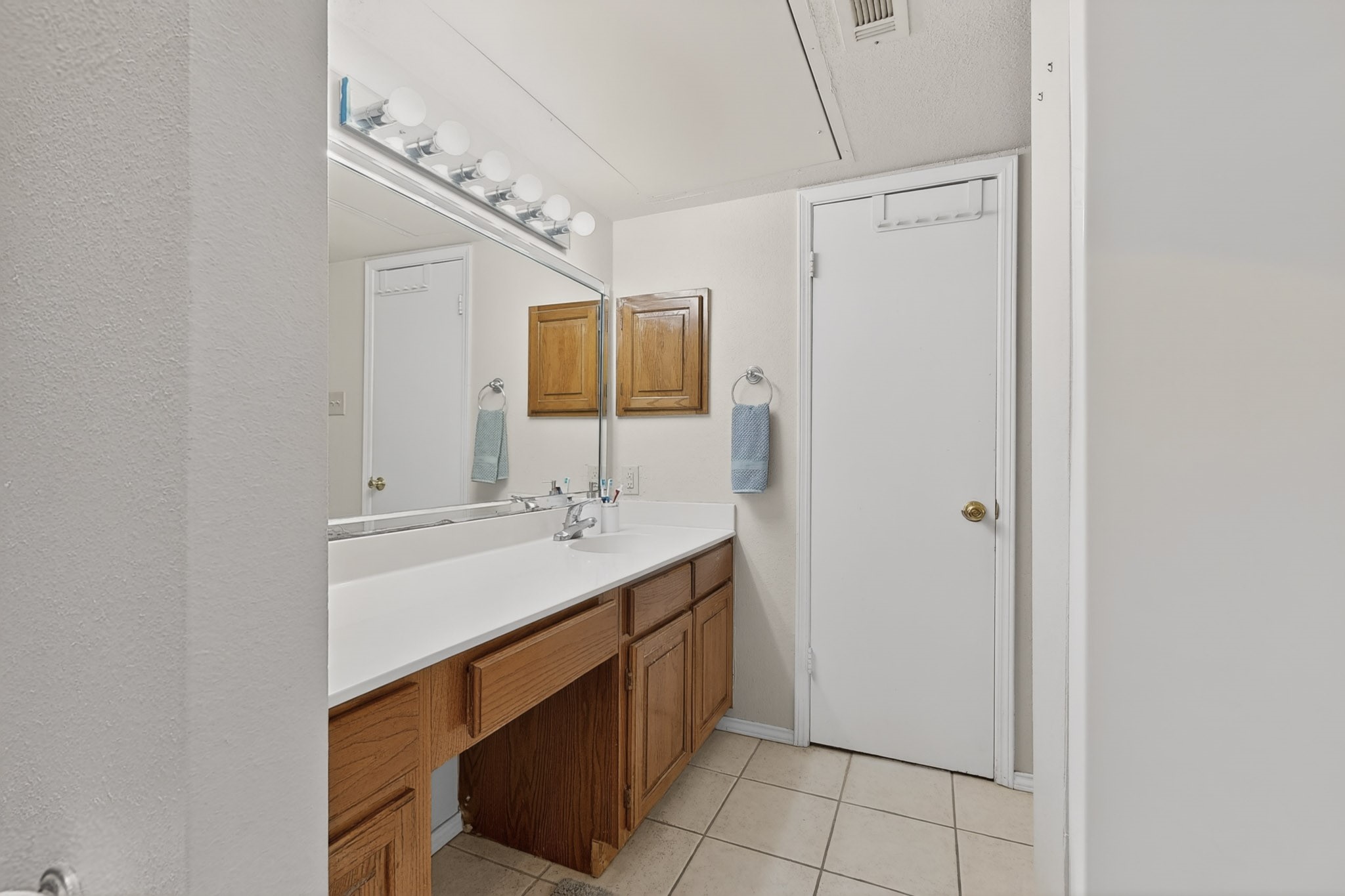 330 W Harwood Road D