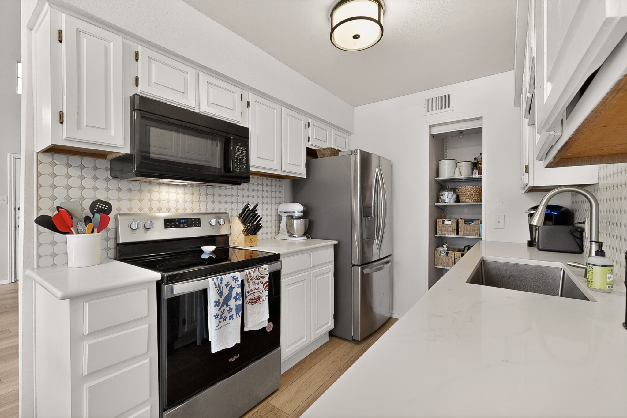 330 W Harwood Road D