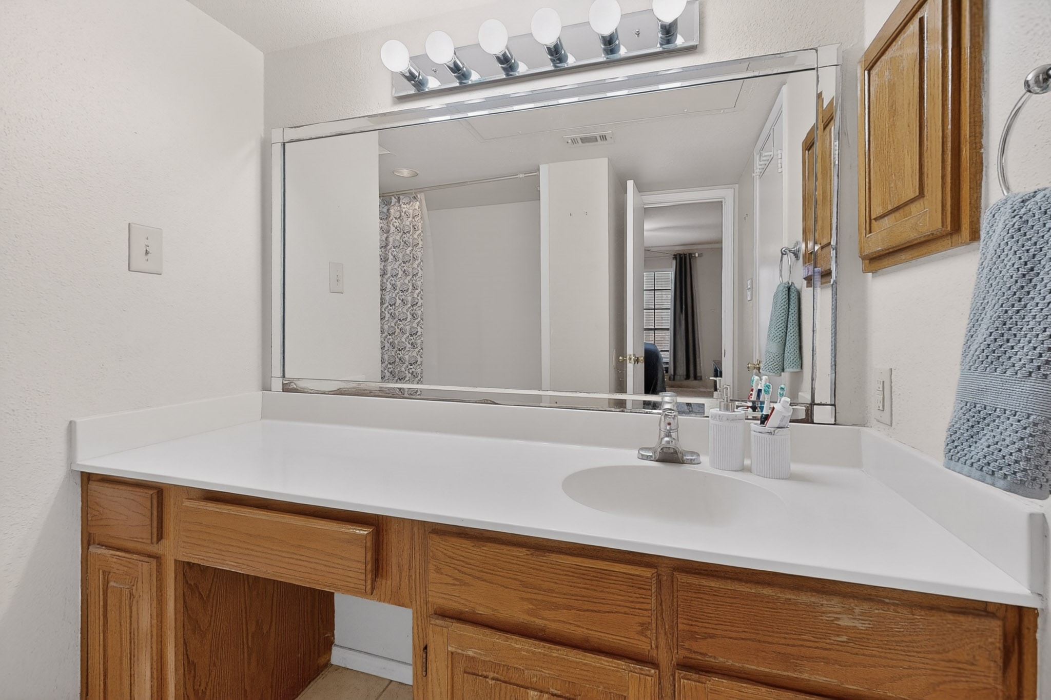 330 W Harwood Road D