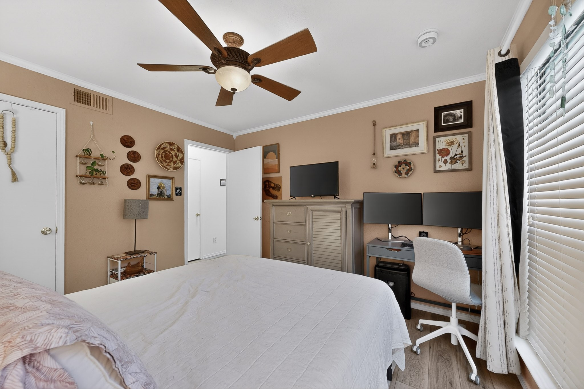 330 W Harwood Road D