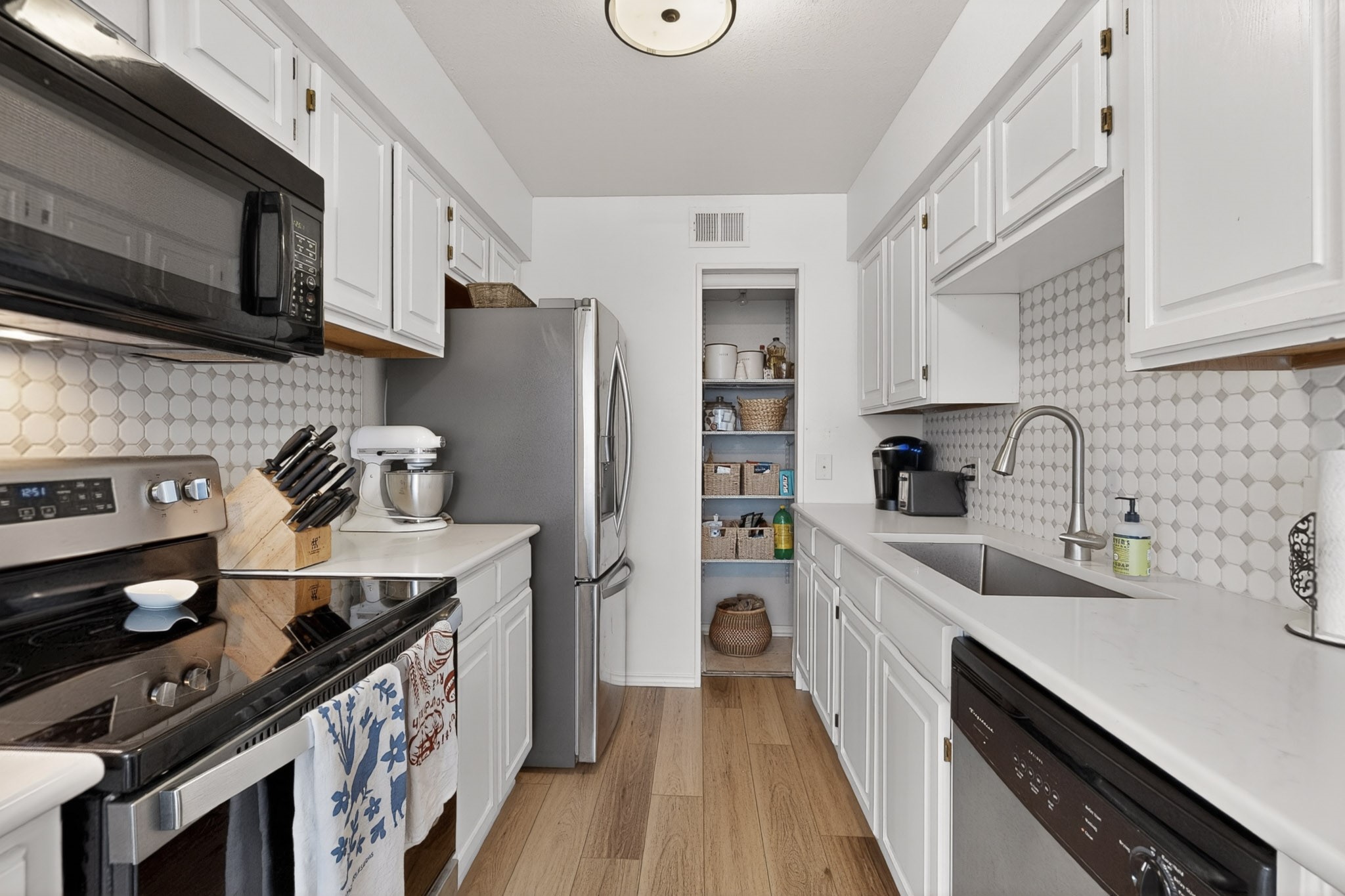 330 W Harwood Road D