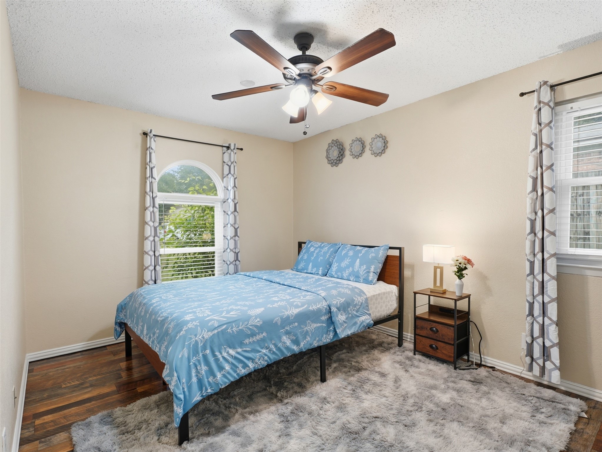 6100 Melody Lane