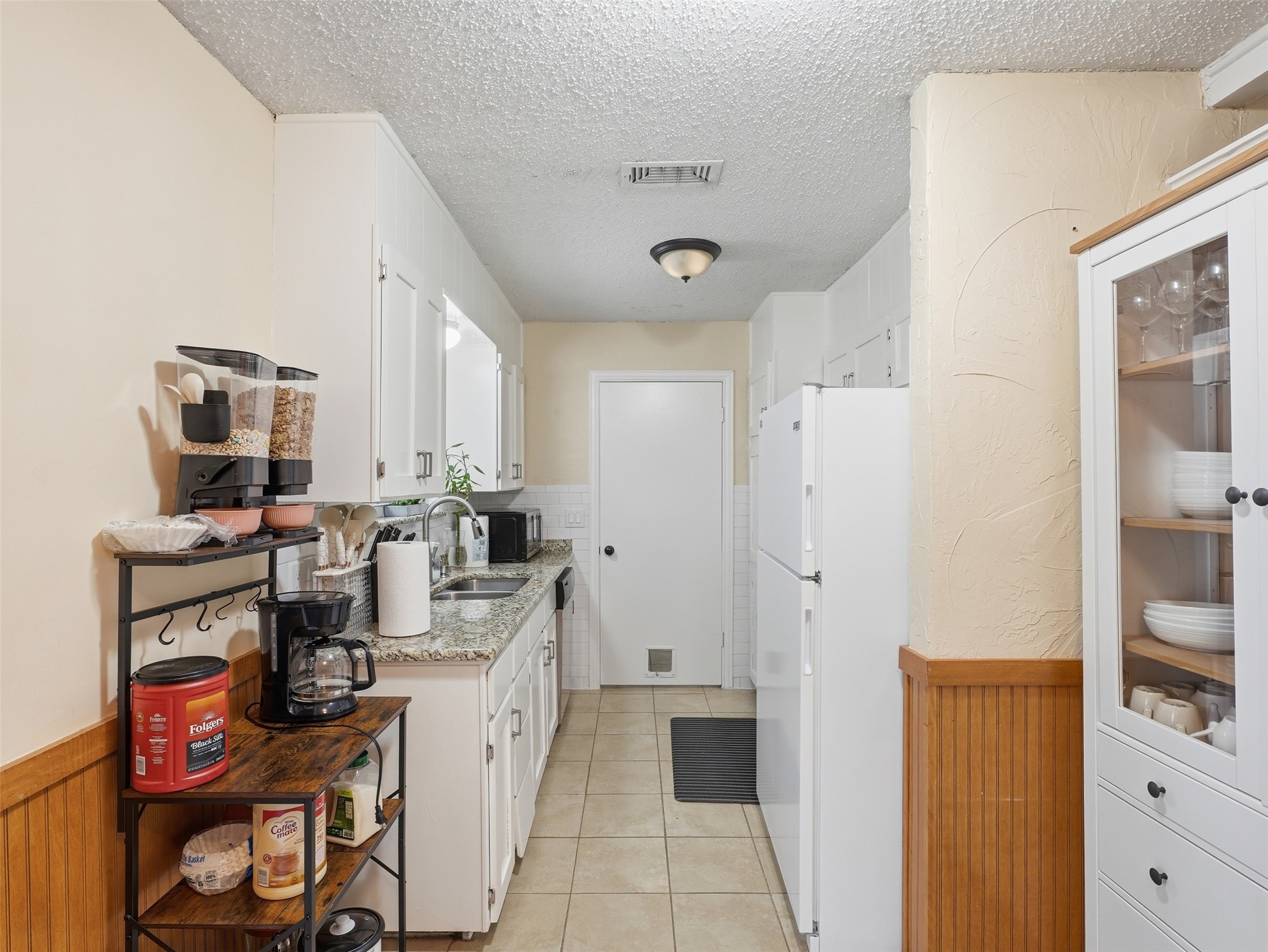 6100 Melody Lane