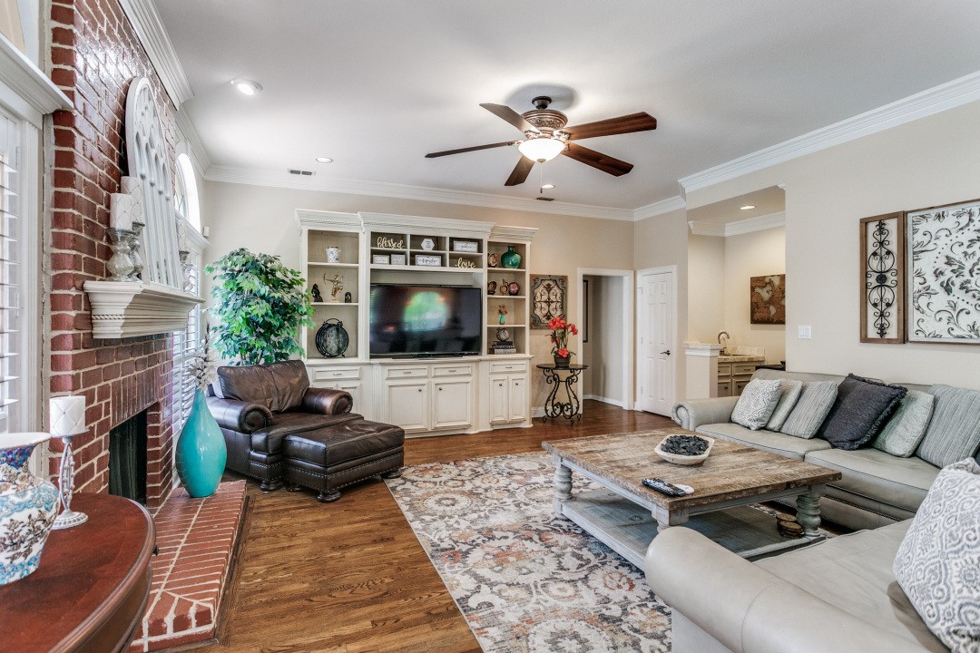 4633 Charles Place