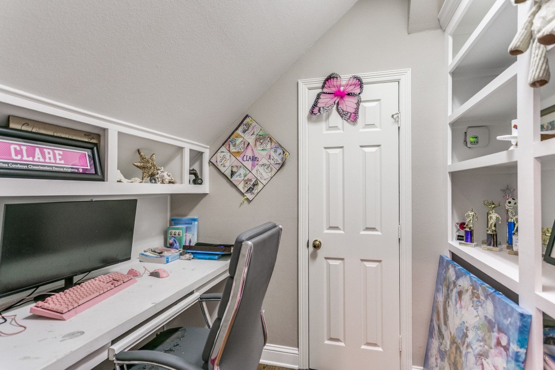 4633 Charles Place