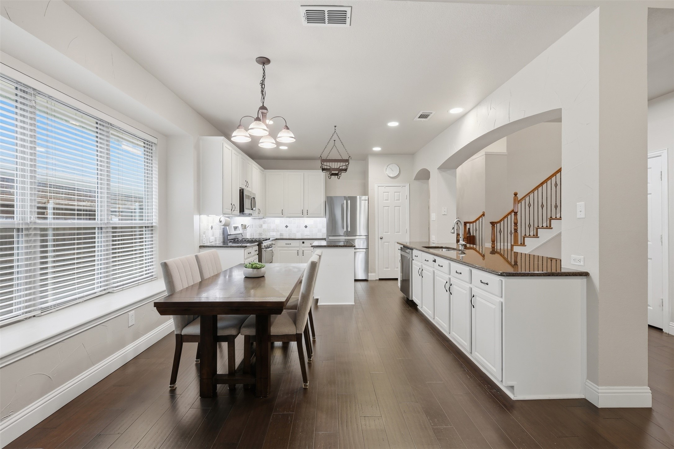 6974 Shoreview