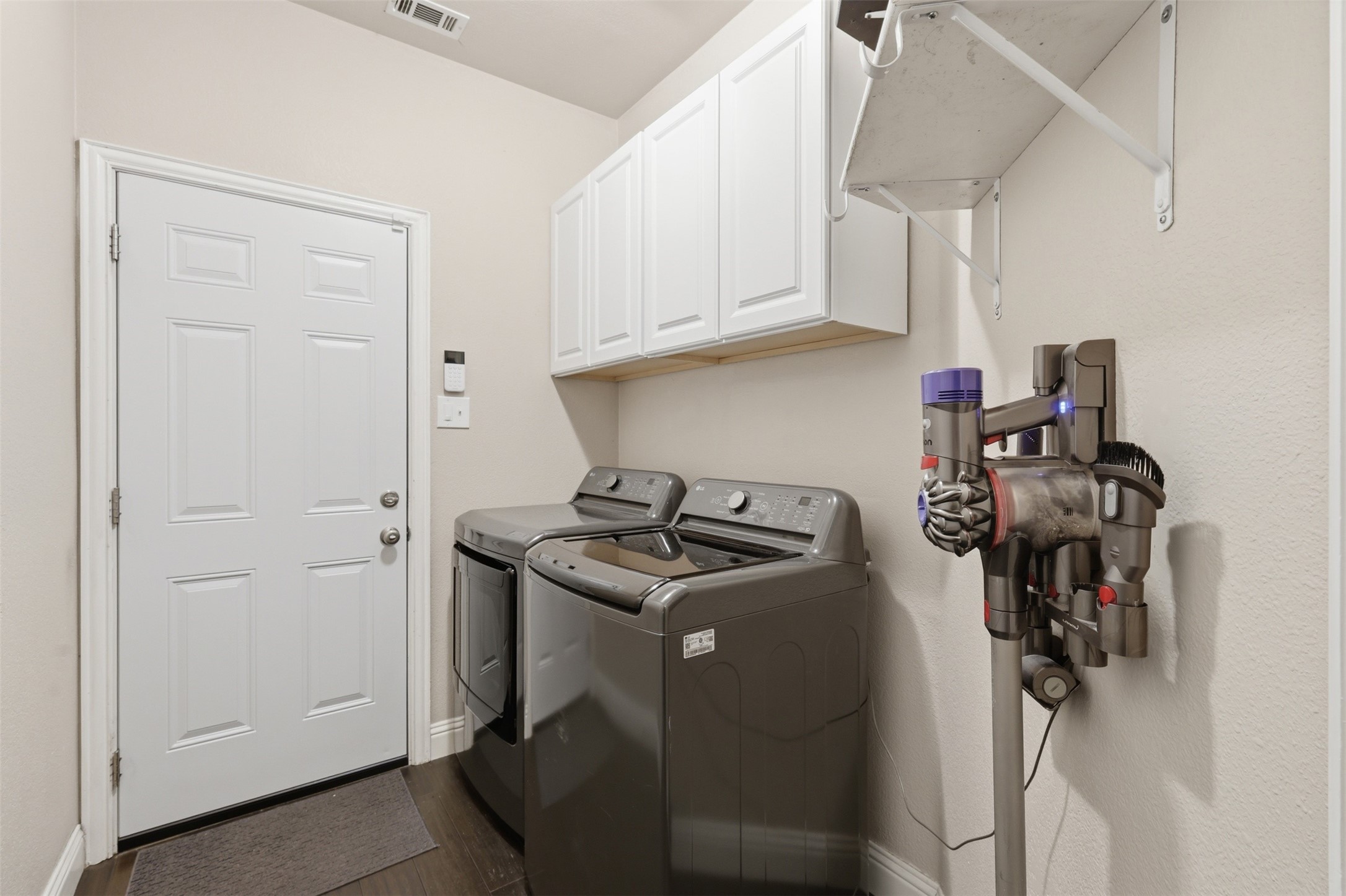 6974 Shoreview