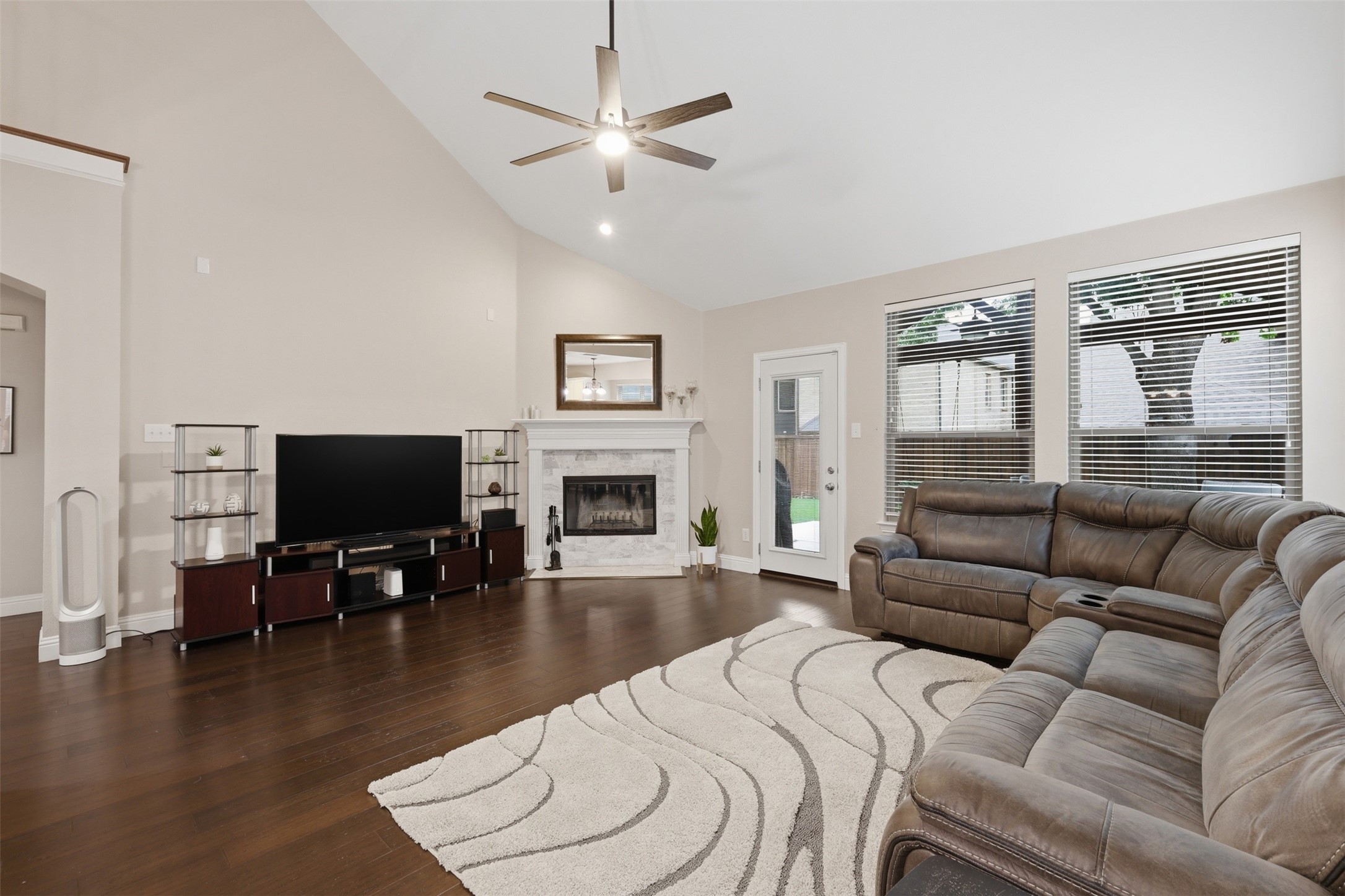 6974 Shoreview