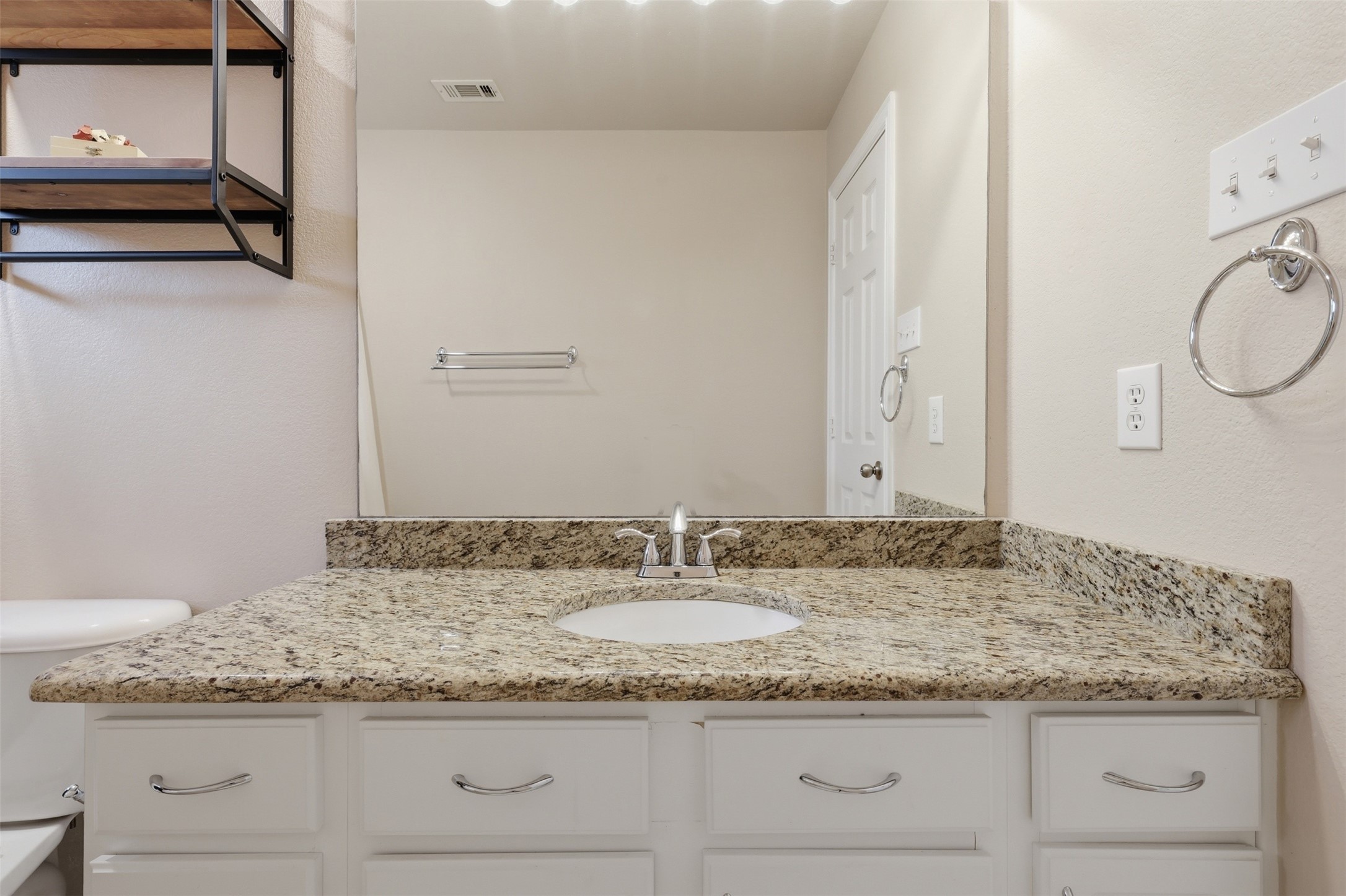 6974 Shoreview
