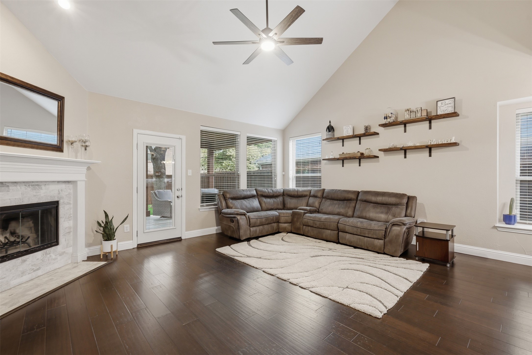 6974 Shoreview