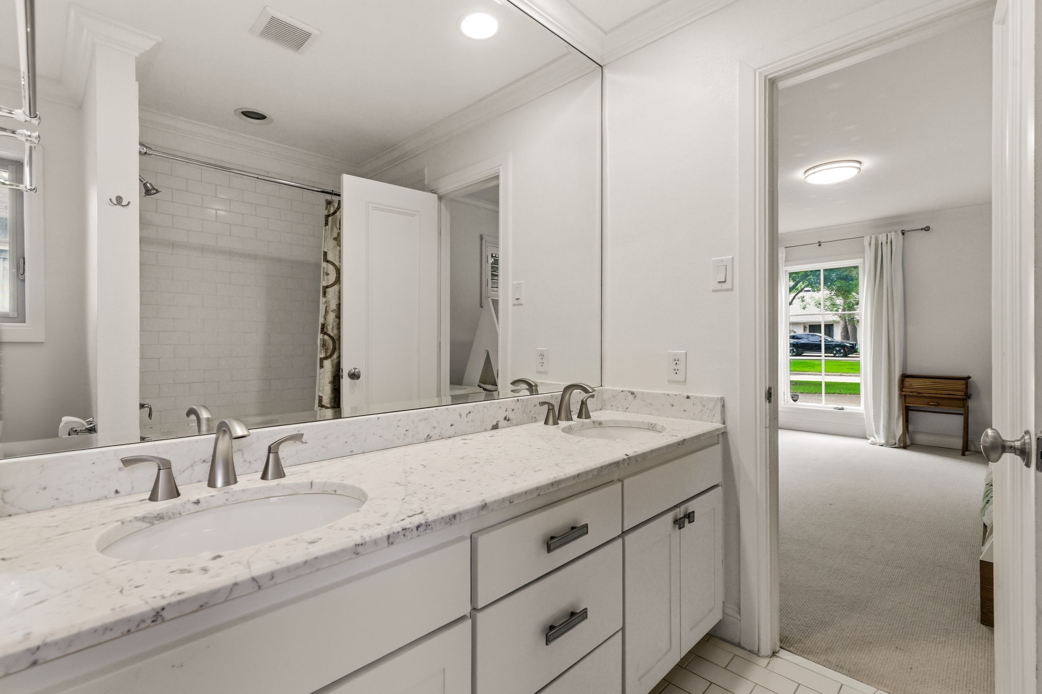 7043 Prestonshire Lane