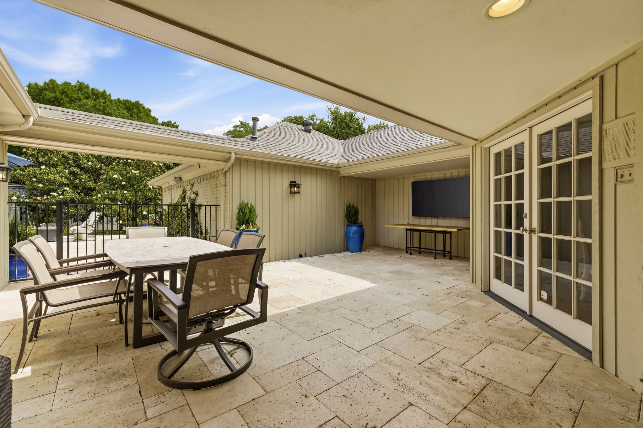 7043 Prestonshire Lane