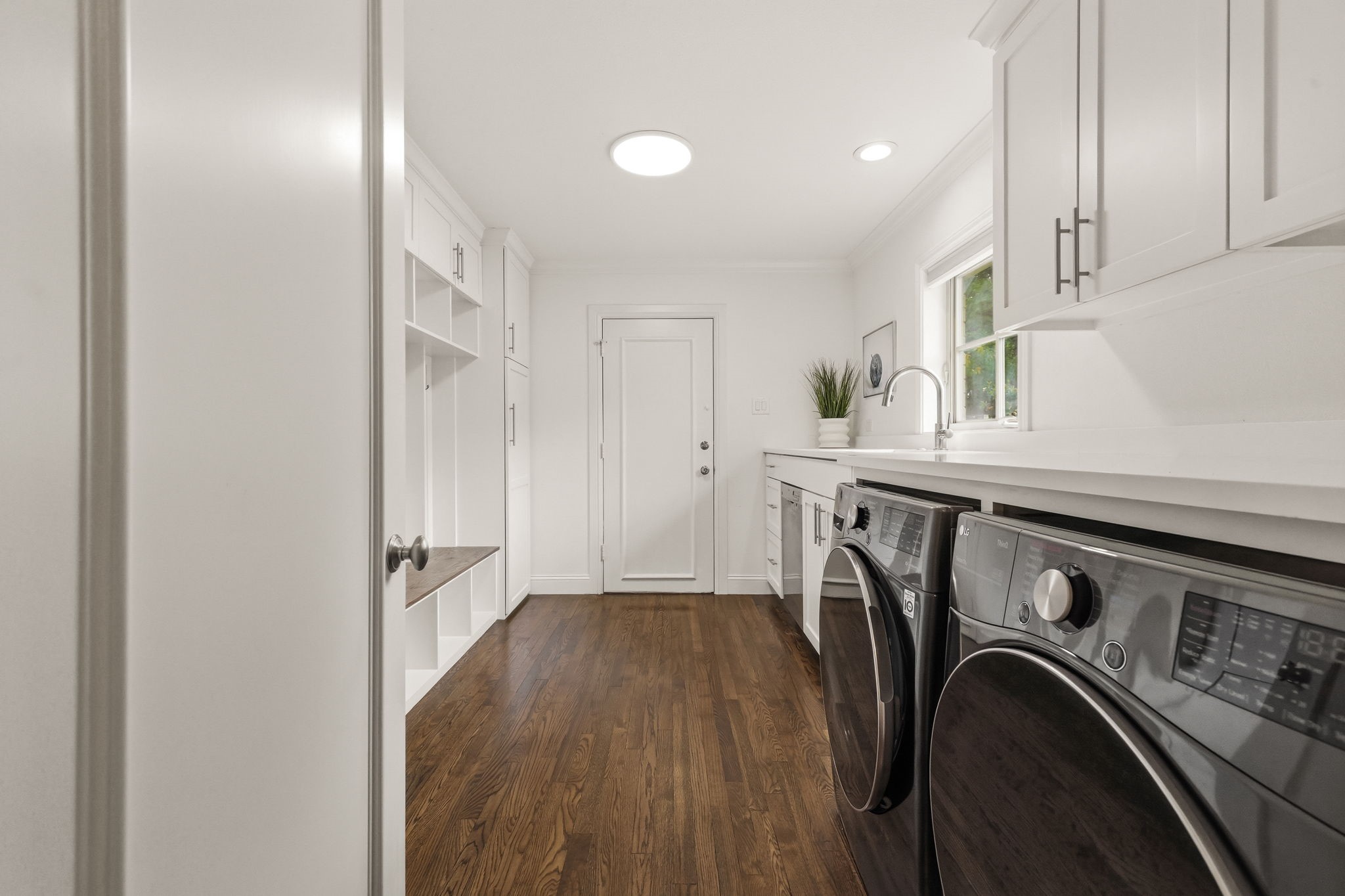 7043 Prestonshire Lane