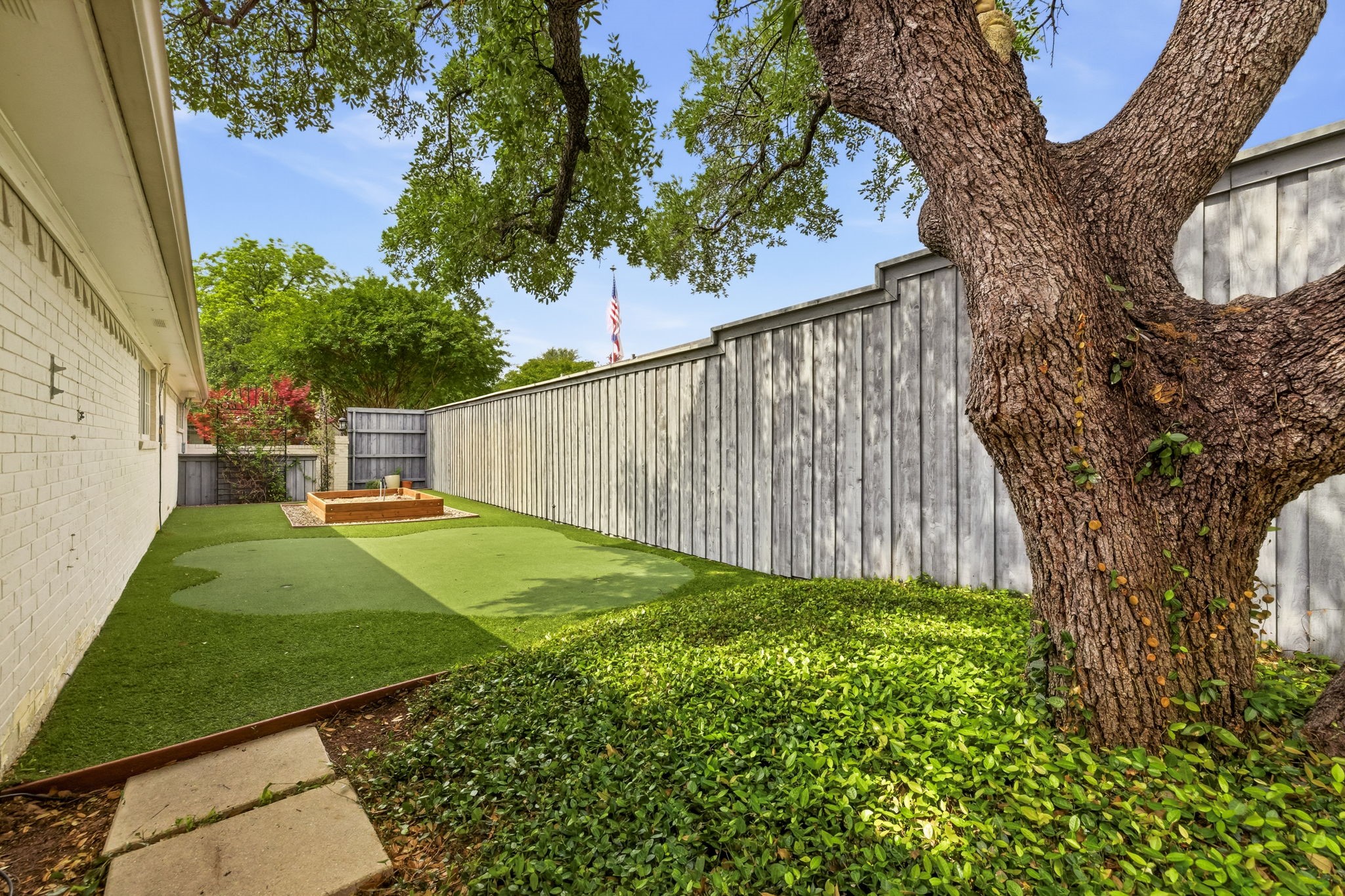 7043 Prestonshire Lane
