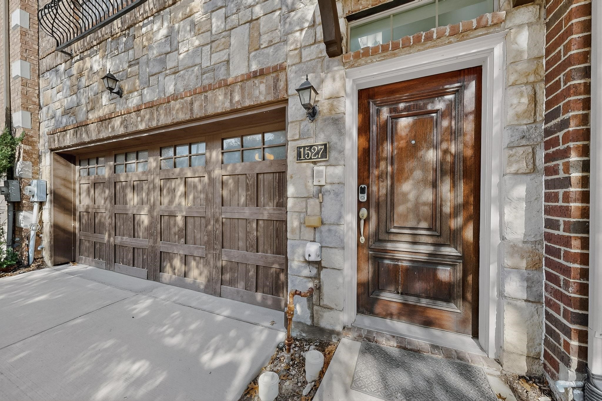 1527 Biltmore Lane