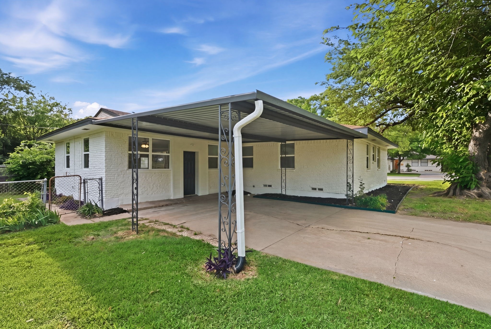 1333 Northlake Drive