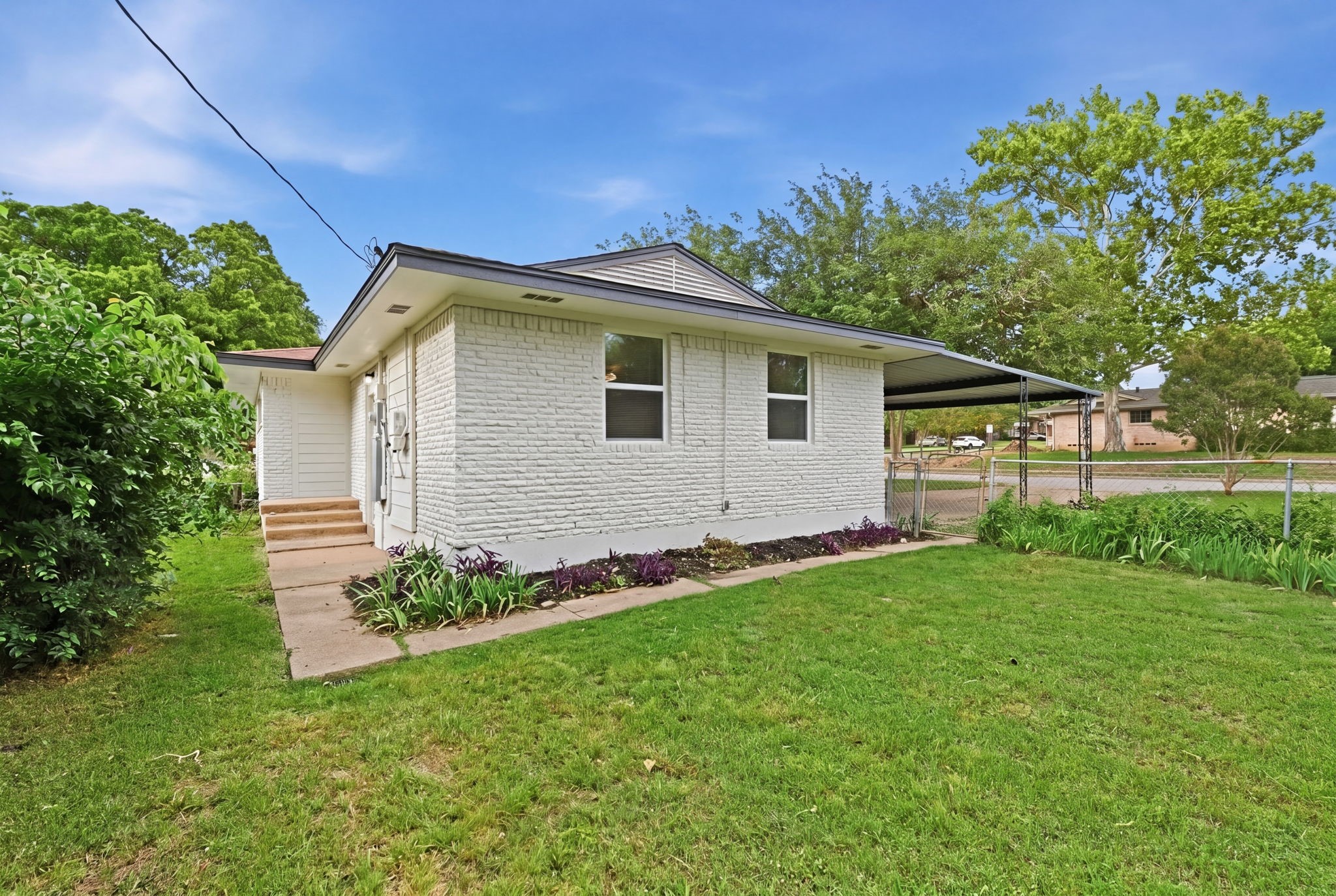 1333 Northlake Drive