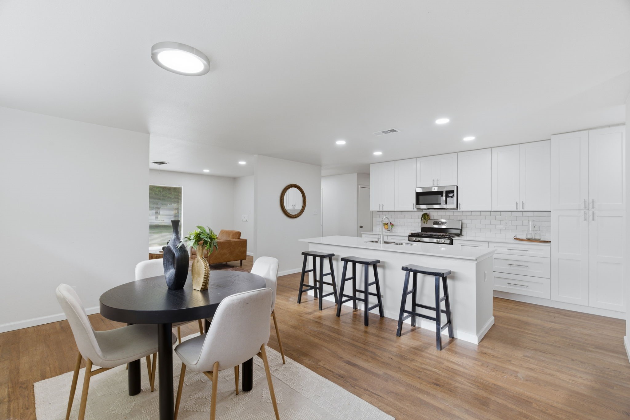 1333 Northlake Drive