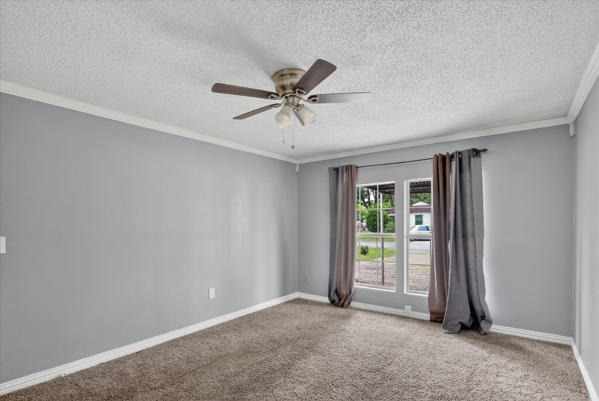 8752 Woodcastle Drive