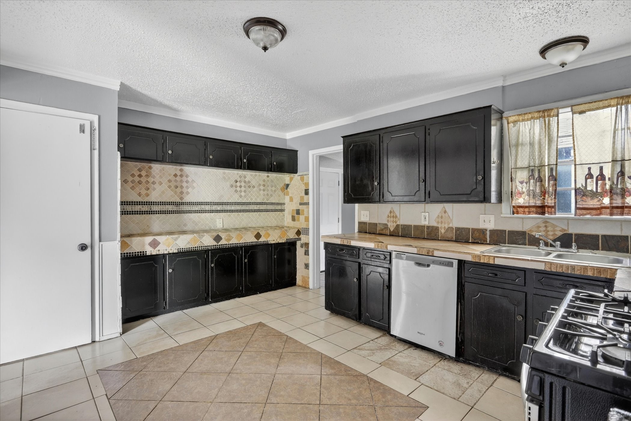 8752 Woodcastle Drive