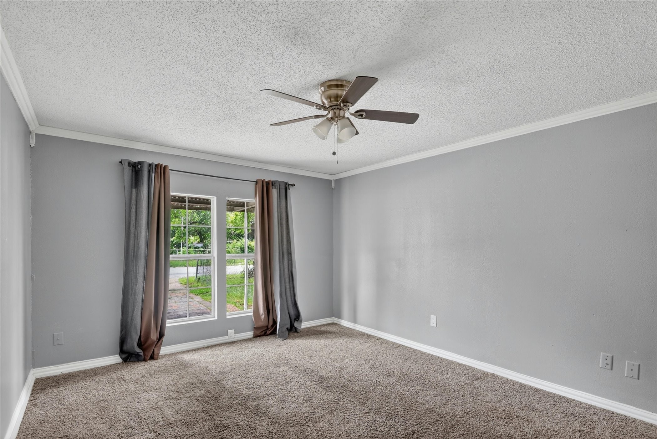 8752 Woodcastle Drive