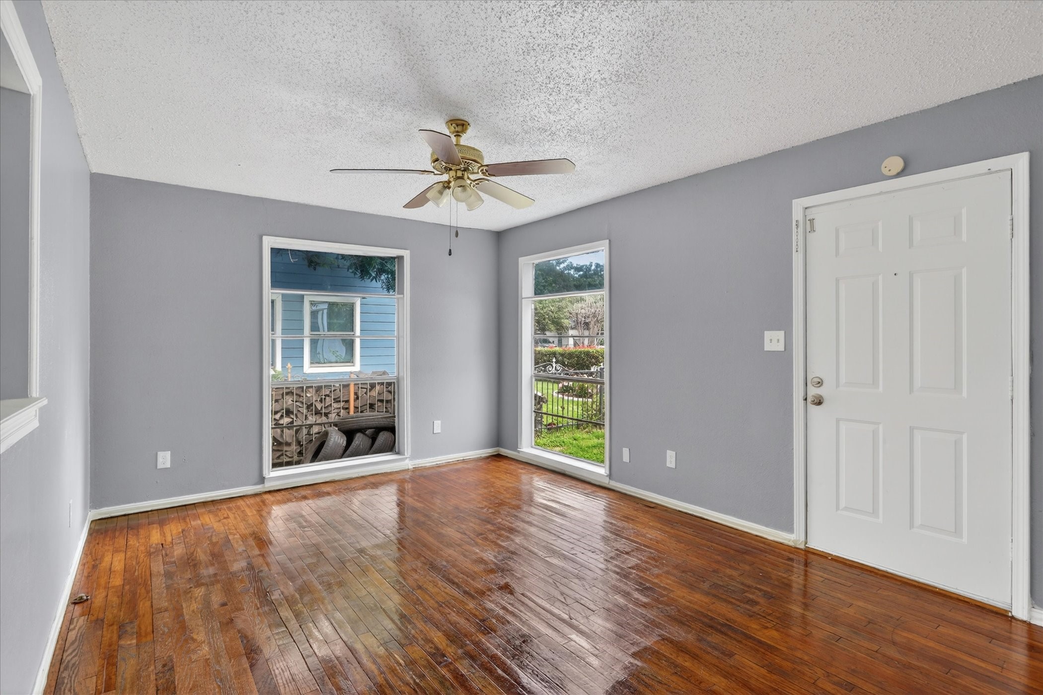 8752 Woodcastle Drive